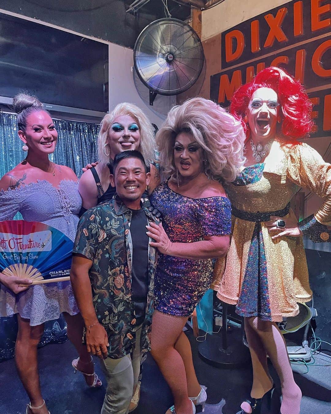 タッド・フジカワのインスタグラム：「WE LOVE A GOOD DRAG MOMENT.🤩😍😍 I was cheesin' so hard. Lmaooo. 😂 Also I promise I'm not that short. They're just so tall. 😭🤣 It was really special to see the community come together and support these girls! In a place like southeast Georgia, I really wouldn't have imagined having something like this. 🩵  • • #drag #dragqueen #art #performer #gay #queer #trans #lgbtq #pride #love #inspiration #visibility #georgia」
