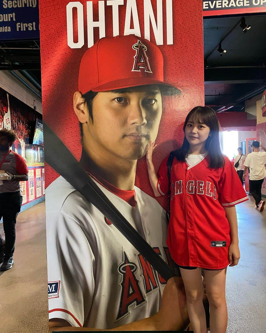 福見真紀さんのインスタグラム写真 - (福見真紀Instagram)「ついに大谷くんを見にエンゼルスタジアムへ🏟 4年前にロスに来た時は見れなかったから念願叶った！！！！👏 しかもなんと大谷くん先発の日で二刀流を見れました🥺  試合にも勝ったし最高の1日！！！ 移籍してもまた見に行きたいな💙 #エンゼルス #angels」8月14日 7時09分 - mak1ch1