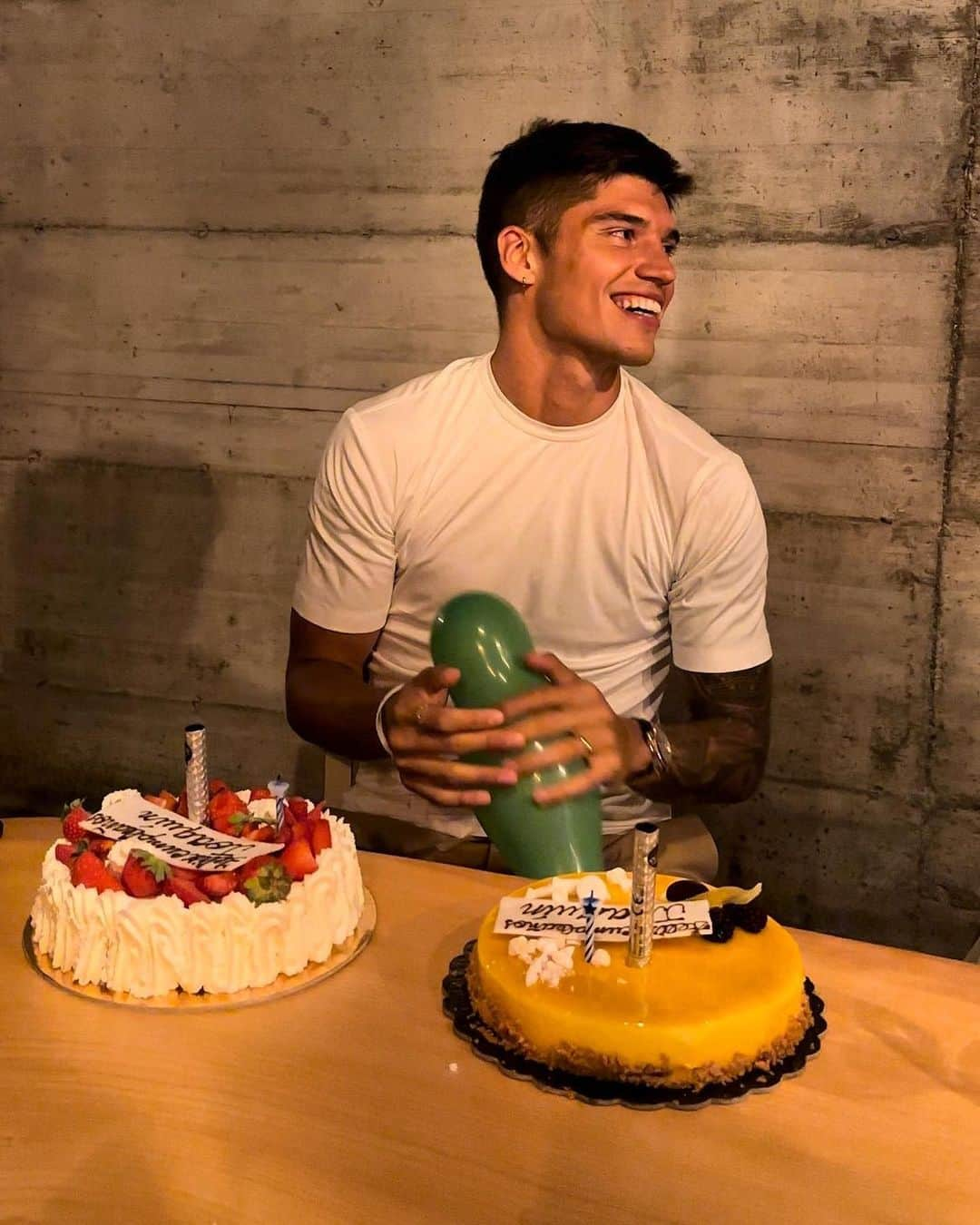 ホアキン・コレアのインスタグラム：「Muchas gracias a todos los que se tomaron un momento para saludarme! 🎂」