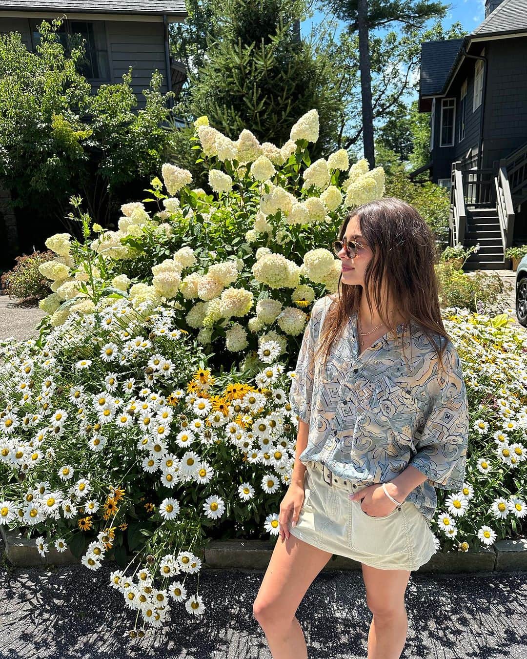 テイラー・ヒルのインスタグラム：「🌹🌸💐」