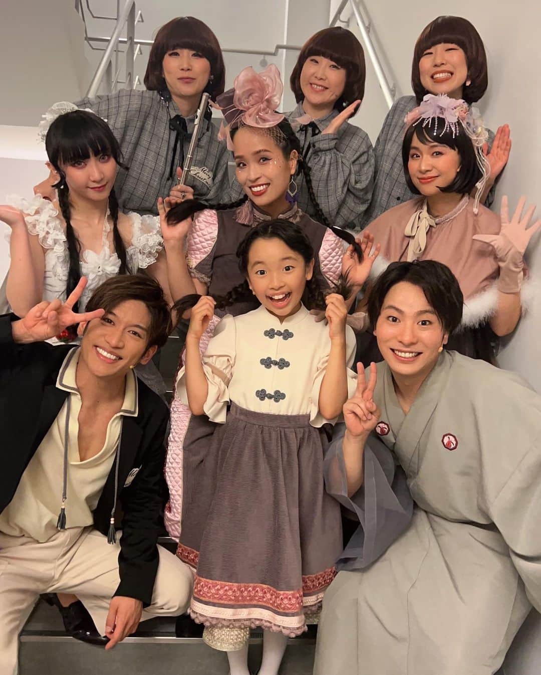 のインスタグラム：「「くるみ割り人形外伝」 KAAT公演千秋楽ありがとうございました！ 横浜まで通った1ヶ月半、はー本当にあっという間に、本番もぜんぶおわってしまった😭  とにかく楽しい！うれしい！大好き！な毎日をみんなと過ごせて幸せでした。 観に来てくれた皆さんもありがとう  この喜びをそのまま豊橋に持って行くからね〜！！！ 観に来てね！！！  💐8月19日（土）14:00開演 穂の国とよはし芸術劇場PLAT　主ホール   #くるみ割り人形外伝」