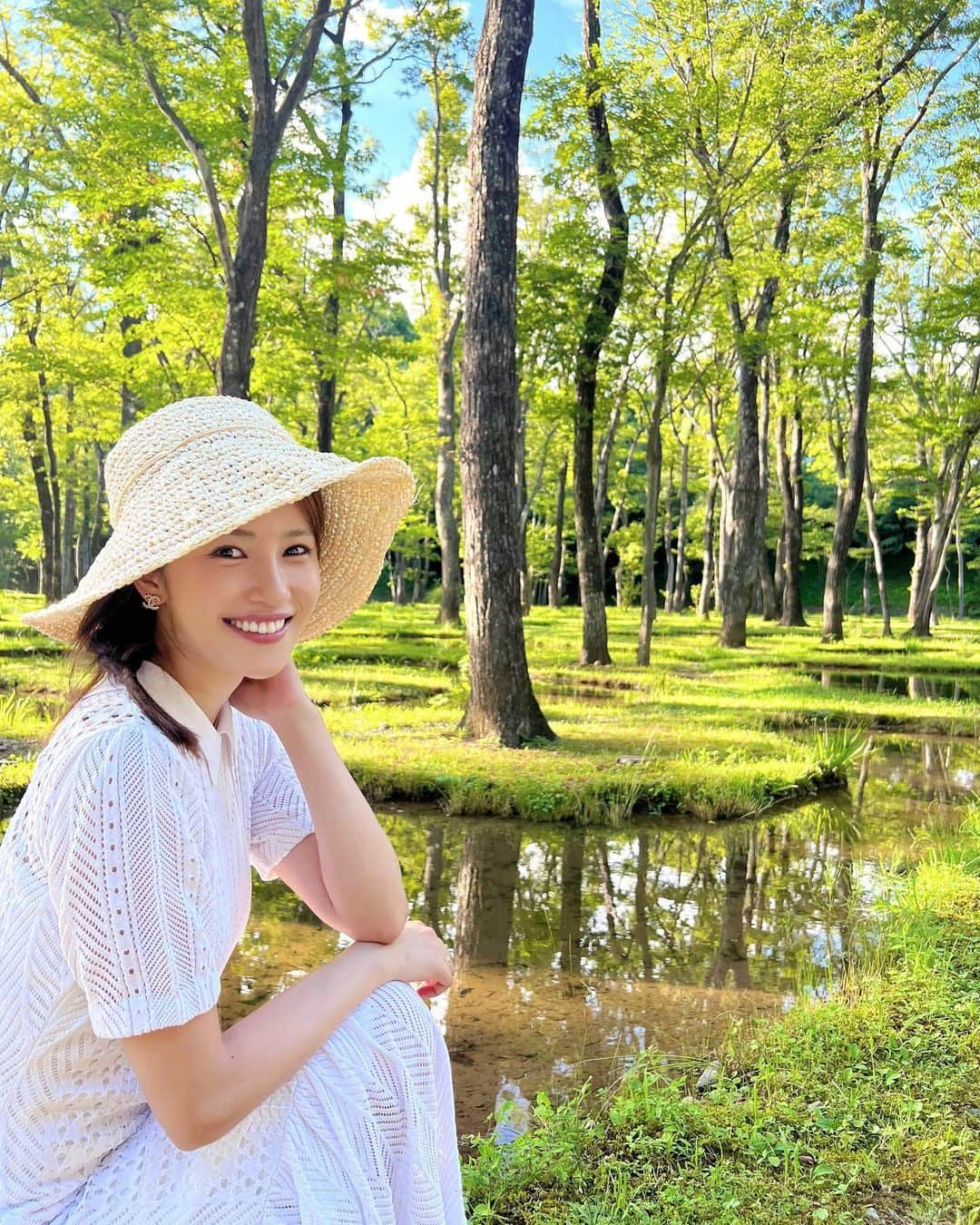 神田れいみさんのインスタグラム写真 - (神田れいみInstagram)「🌳  森林浴してきました🪟🌿 たくさん写真を撮ったのでまた載せます🫶」8月14日 19時20分 - kandareimi