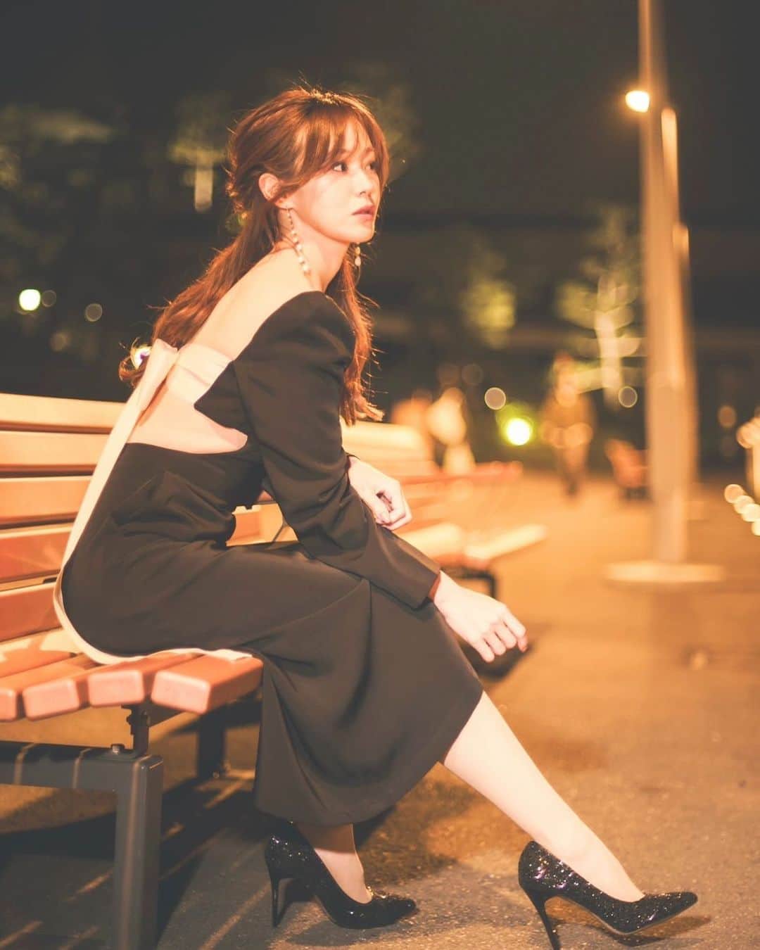 SARAKIMISAKIのインスタグラム：「夜の運河沿い🌒💫  Photo @yoppa408   . . . . . #カメラ #カメラ好きな人と繋がりたい  #写真好きな人と繋がりたい #ポートレート #ポートレート撮影 #photo #photography  #東京 #東京カレンダー #撮影」