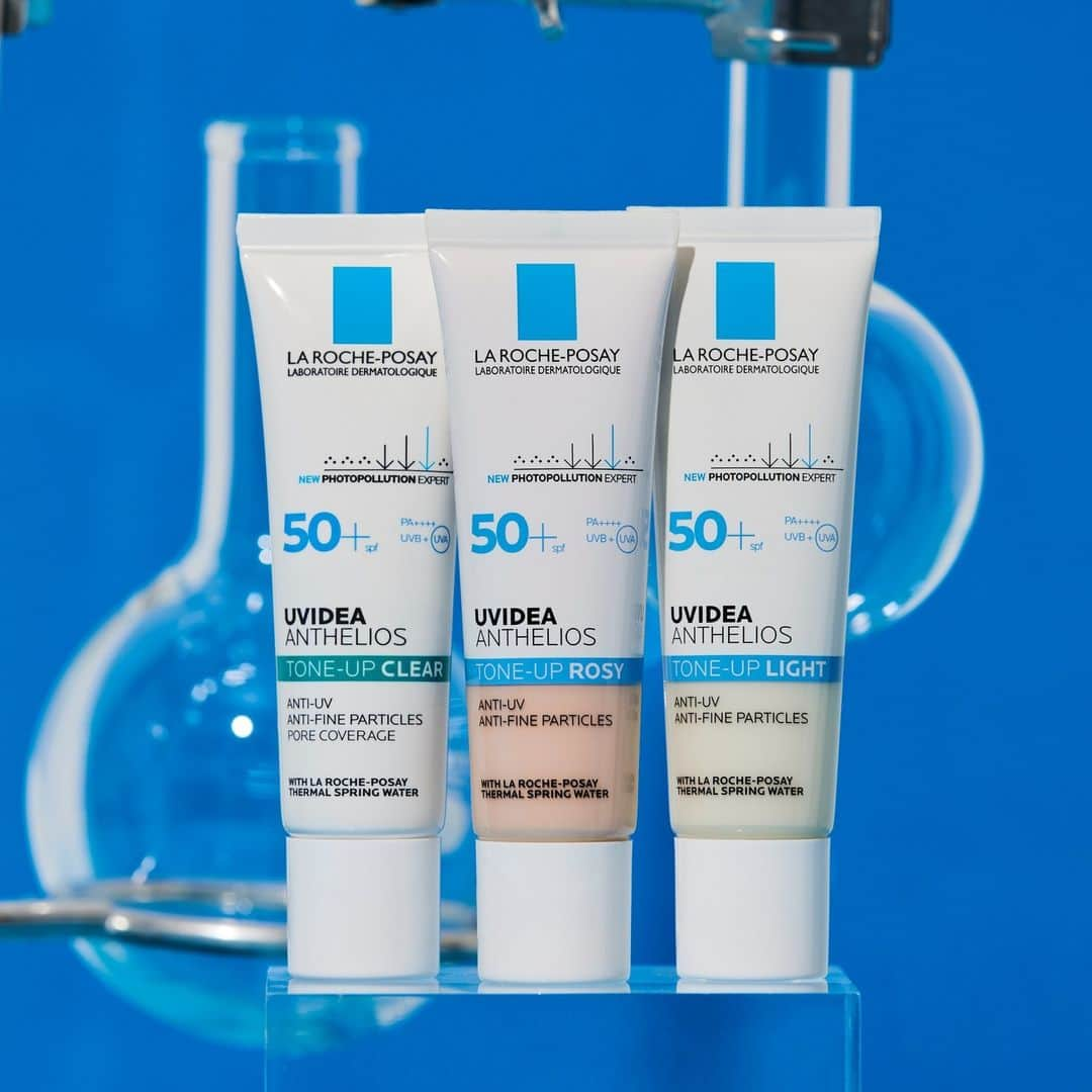 LA ROCHE-POSAY JAPAN ラロッシュポゼさんのインスタグラム写真 - (LA ROCHE-POSAY JAPAN ラロッシュポゼInstagram)「【#ラロポ の公式オンラインショップ限定🛒トーンアップUV製品が送料無料✨】  8月29日(火)09:59まで❗️ 公式オンラインショップ限定でトーンアップUV製品(キット含む)が送料無料📮  夏に必須のトーンアップUVを ぜひ送料無料でゲットしてくださいね💁‍♀️  ・・・・・・・・・・・・・・・・・・・・・・・ ▶︎トーンアップUV 敏感肌にも使える*1、大人気日焼け止め化粧下地🤍  SPF50+・PA++++の最高レベルの紫外線防御力*1で UVAも防御し、未来のシミ・そばかす*2から肌を守ります❗️  光を乱反射し肌を綺麗に魅せるトーンアップテクノロジーを採用しており、なりたい仕上がりに✨ ・・・・・・・・・・・・・・・・・・・・・・・  --------------------- ■トーンアップUV(キット含む) ---------------------  *1ラ ロッシュ ポゼにおいて *2日やけによるしみ・そばかすを防ぐ  ＊＊＊＊＊＊＊＊＊＊＊＊＊＊＊ ラ ロッシュ ポゼ 化粧品空き容器を、全国のロフト店舗*( ラ ロッシュ ポゼ販売店舗)にて回収しています。 是非、使用済みの製品をお持ちください。 ＊後楽園ロフト東京ドームシティラクーア店、堺ロフトを除く。 ＊ターマルウォーター/セロザンク/アンテリオスＵＶプロテクションミストは回収製品除外です。  #ラロッシュポゼ #larocheposay #うるおい #トーンアップ下地 #バリアトーンアップUV #UVイデアXLプロテクショントーンアップ #紫外線 #紫外線ケア #トーンアップ #美肌 #美肌ケア #透明感 #紫外線対策 #下地 #敏感肌 #敏感肌用 #潤い肌 #ツヤ肌 #スキンケア好きさんと繋がりたい #コスメ好きさんと繋がりたい #夏コスメ #夏コスメ2023 #肌トラブル #混合肌 #混合肌向け #トーンアップUV #スキンケアマニア #日焼け止め #日焼け止め下地」8月14日 18時00分 - larocheposayjp