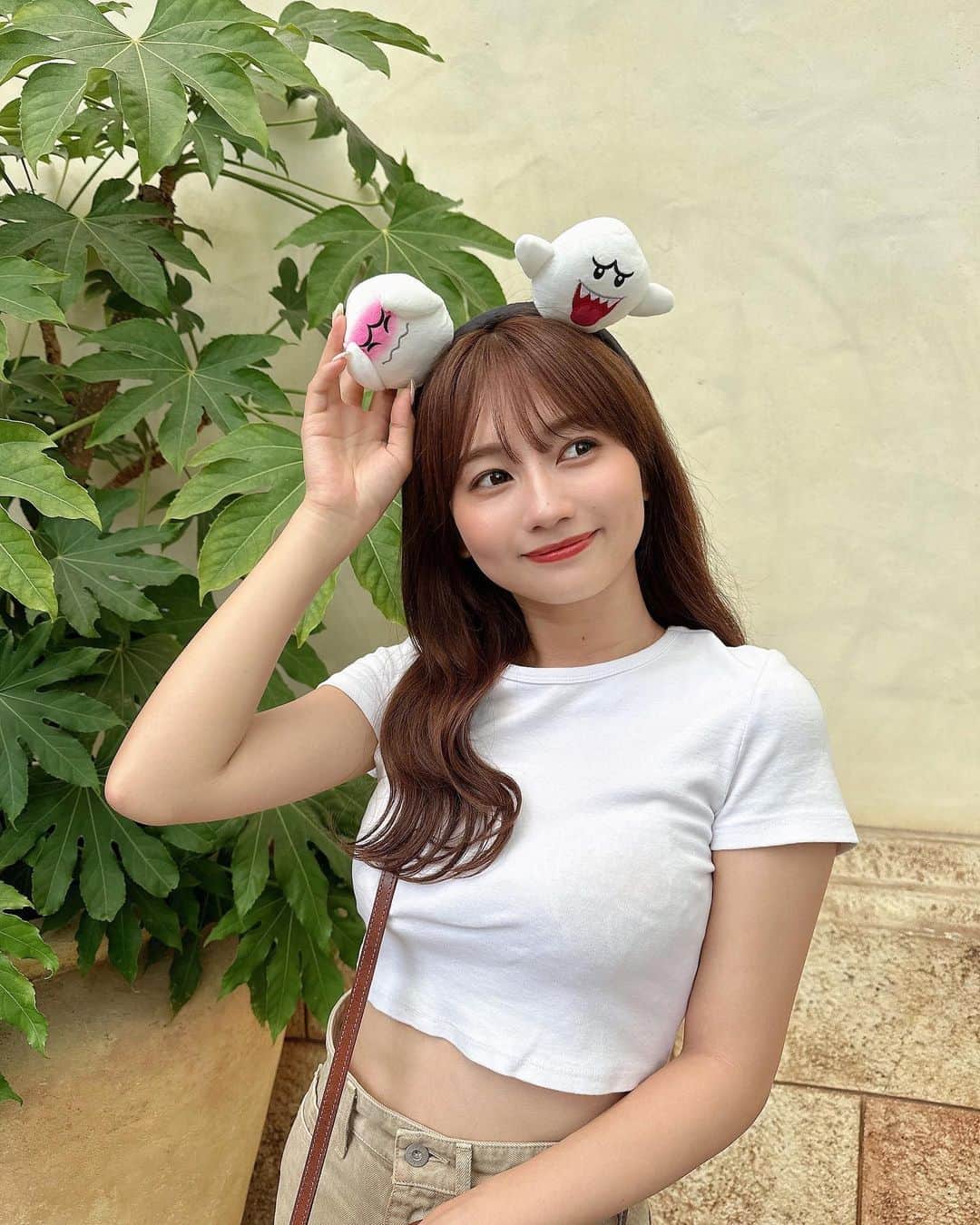 細沼紗花のインスタグラム：「.  よく考えたら毎年夏に絶対ユニバ行ってるなぁ  今回はマリオ！！👻🌟 可愛いアクセサリー達お気に入りすぎる🫰🏽  . #ユニバ#ユニバコーデ#ユニバカチューシャ#ユニバフード」