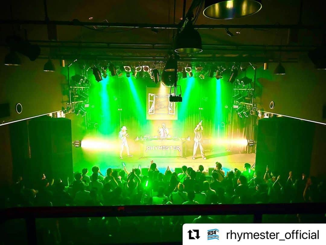 hy4_4yhさんのインスタグラム写真 - (hy4_4yhInstagram)「#感謝foryou RHYMESTER KING OF STAGE Vol.15 in 鹿児島 CAPARVO HALL ありがとうございました🙏🙇‍♀️🙇‍♀️🥹🥹🔥🔥🔥  #Repost @rhymester_official  ・・・ King of Stage Vol.15 at Caparvo Hall Kagoshima 0813.2023 Guest: @hy4_4yh  ダンサブルなトラックスと、胸に迫るヤツとの緩急に心解かれて、油断すると滂沱。ブラッシュアップ重ねて、ベスト更新ロード（ツアー）まっしぐら。4年ぶりの鹿児島にお集まりくださいました皆様、全国から台風を心配しながらも駆けつけてくださいました皆様、本当にありがとうございました。  鹿児島で響いた「世界、西原商会の世界 Part 2」が格別だった夜。this picture is like may the force be with you.  @mistadrunk @__dj_jin__ @yukarin_hy4_4yh @chanpuutei_yuminosuke @hy4_4yh  #UTAMARU #MUMMYD #DJJIN #RHYMESTER #hy4_4yh #寿司ヤバかった」8月14日 18時08分 - hy4_4yh