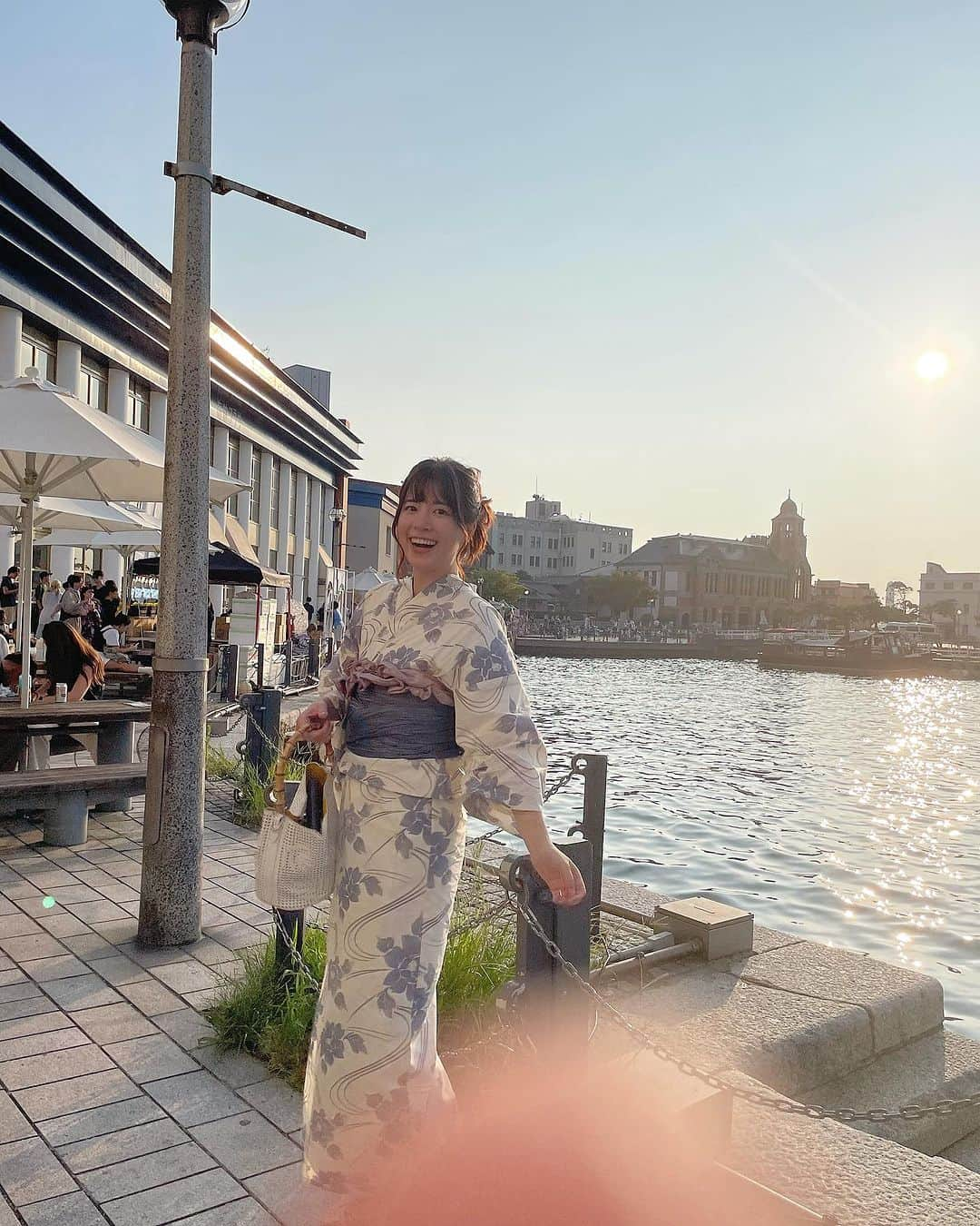 野口真由さんのインスタグラム写真 - (野口真由Instagram)「・ 関門海峡花火大会🎇  テレビだったり配信だけでなくリアルでも大好きな花火が見れて、大好きな浴衣も着て、夏感じられてとっても幸せ☺️💓  門司港もいいけど、下関の花火すごくきめ細かくて繊細でホッコリした🤤💛 ただ、本当に人多くて、帰り途中まで電車乗って帰ろうとしたら、死と隣り合わせレベルの混み具合で恐怖感じた🤦🏼‍♀️ ̖́- 今後行くなら注意や⚠️💦  浴衣は @grl_official のなんだけど全然透けなくてめちゃくちゃ可愛くてお気に入り🕊‎🤍🤍  #関門海峡花火大会 #浴衣女子 #浴衣ヘア  #浴衣ヘアアレンジ  #門司港  #門司港レトロ #グレイル」8月14日 18時09分 - ngc_mayu