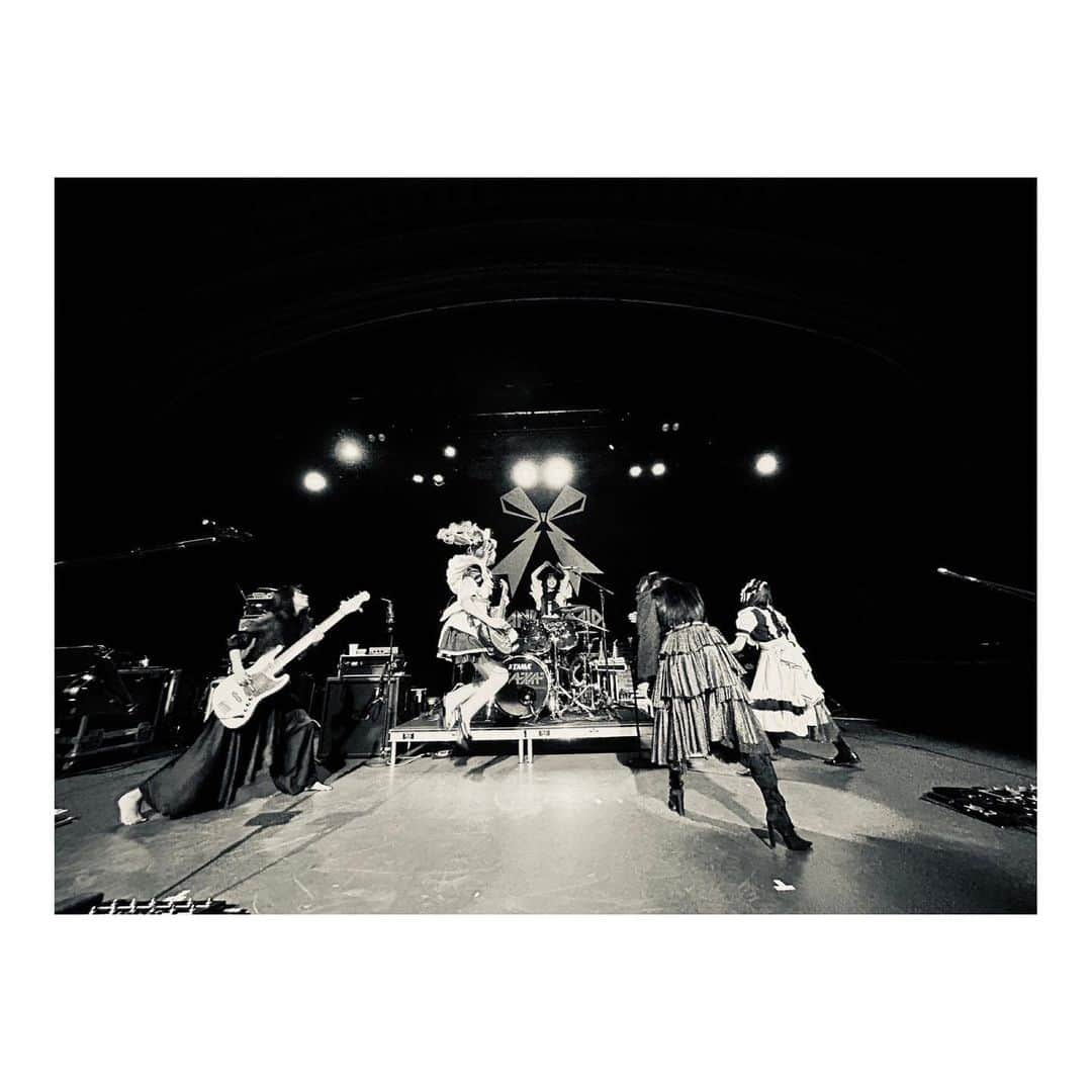 廣瀬茜さんのインスタグラム写真 - (廣瀬茜Instagram)「2023.8.12 "BAND-MAID 10TH ANNIVERSARY TOUR in North America" at Bing Crosby Theater  Thank you Spokane!  I'm so proud of performing at Bing Crosby Theater!  Thank you for teaching us about your town, and your favorite ramen🍜  #bandmaid #Spokane」8月14日 18時19分 - akane_bandmaid