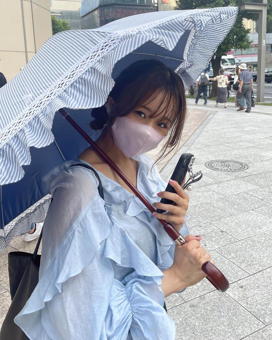岩間妃南子さんのインスタグラム写真 - (岩間妃南子Instagram)「・ ・ ・ @poloralphlauren @ralphlauren  新しい日傘はラルフにした🎠♡  取っ手のところが木でできてて 高級感ありな日傘🥺🤍 ・ ・ ・ #polo #poloralphlauren #ラルフローレン #日傘 #日傘コーデ」8月14日 18時22分 - hinako.1116