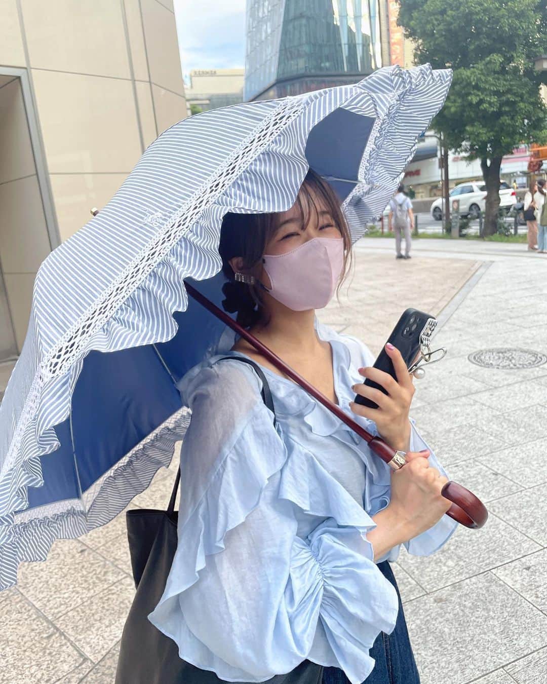 岩間妃南子さんのインスタグラム写真 - (岩間妃南子Instagram)「・ ・ ・ @poloralphlauren @ralphlauren  新しい日傘はラルフにした🎠♡  取っ手のところが木でできてて 高級感ありな日傘🥺🤍 ・ ・ ・ #polo #poloralphlauren #ラルフローレン #日傘 #日傘コーデ」8月14日 18時22分 - hinako.1116