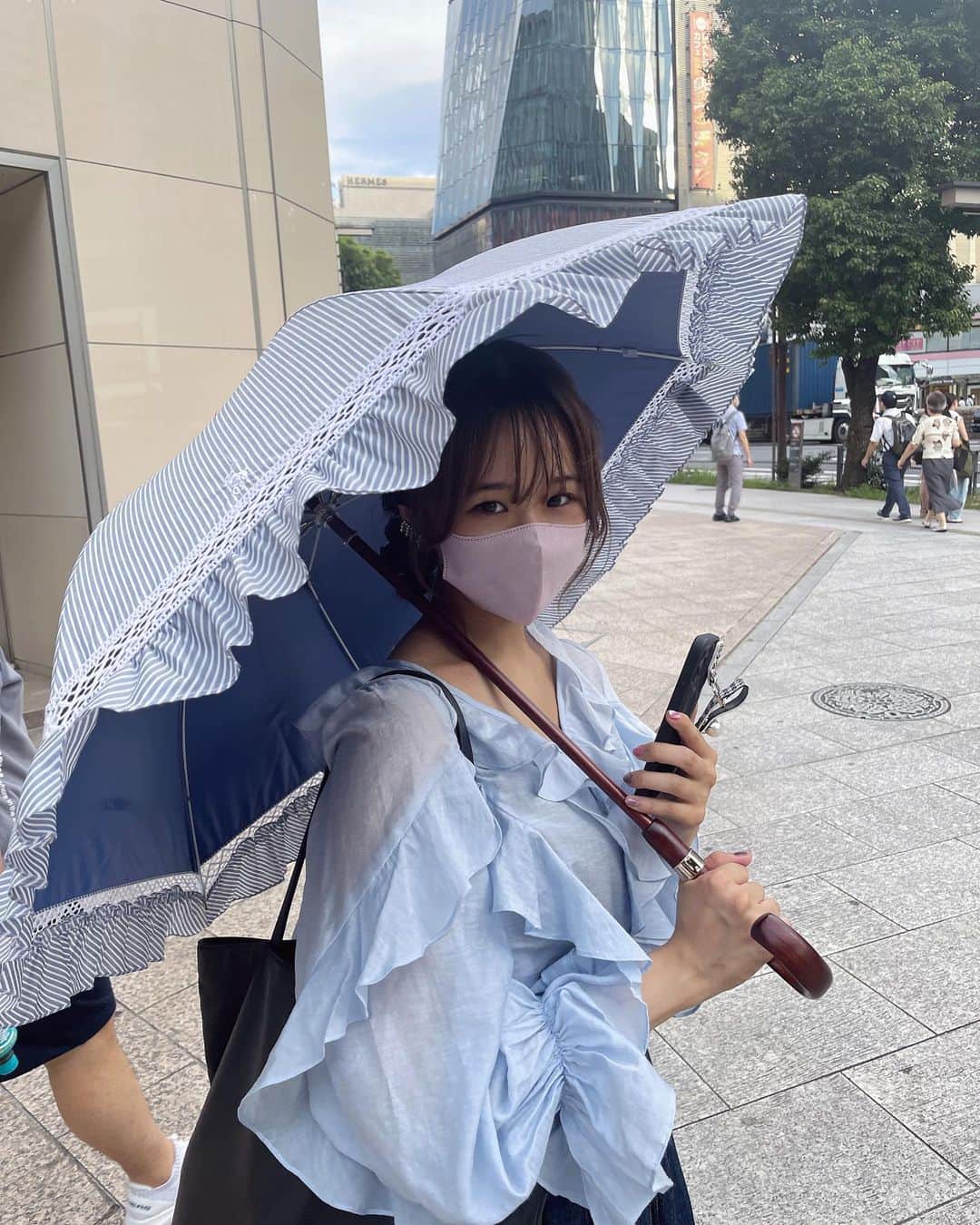 岩間妃南子さんのインスタグラム写真 - (岩間妃南子Instagram)「・ ・ ・ @poloralphlauren @ralphlauren  新しい日傘はラルフにした🎠♡  取っ手のところが木でできてて 高級感ありな日傘🥺🤍 ・ ・ ・ #polo #poloralphlauren #ラルフローレン #日傘 #日傘コーデ」8月14日 18時22分 - hinako.1116