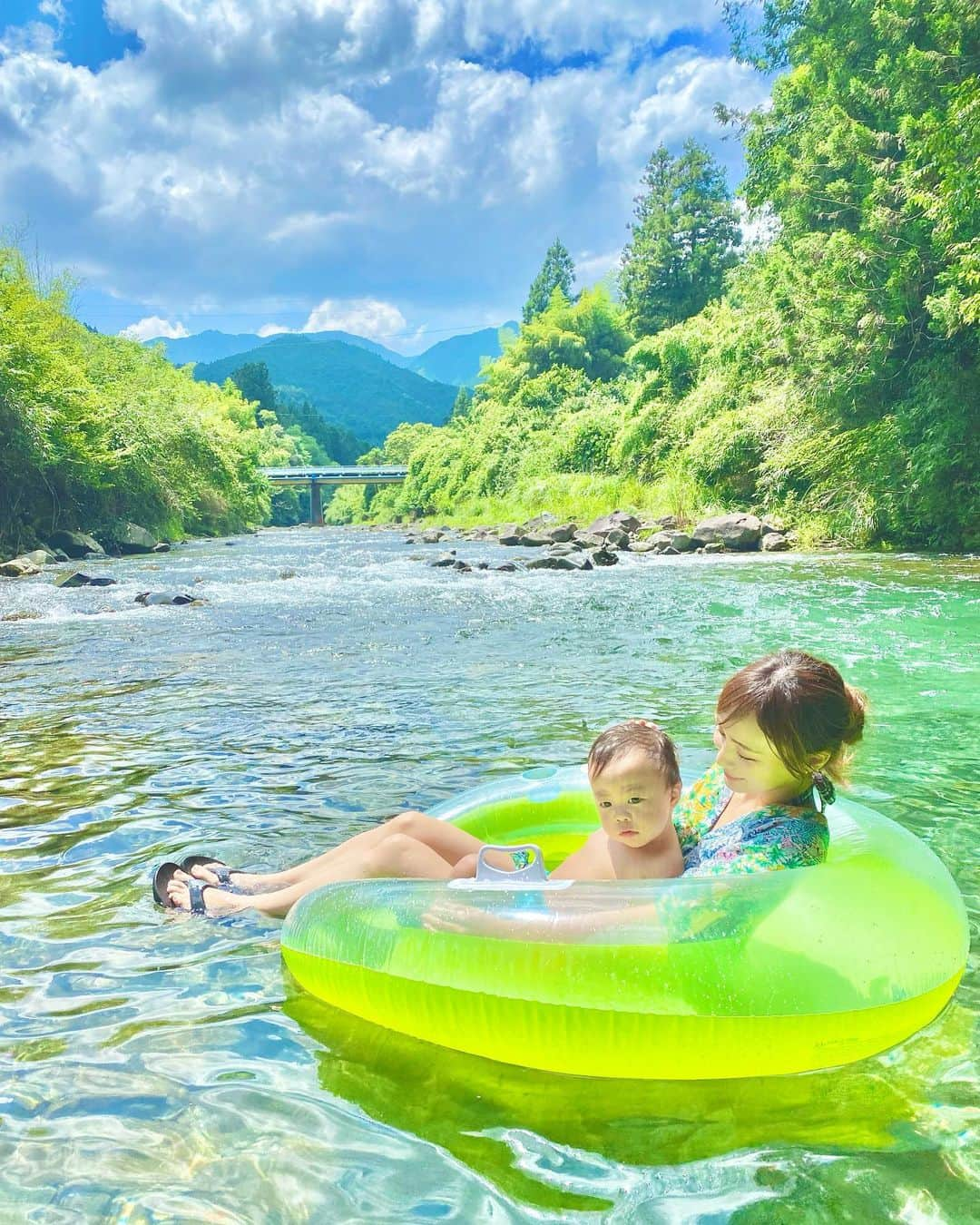 宮内ひかるのインスタグラム：「🛟☀️👦✨🏞️  #beautifulgreen #beautifulnature #summervibes🌴」