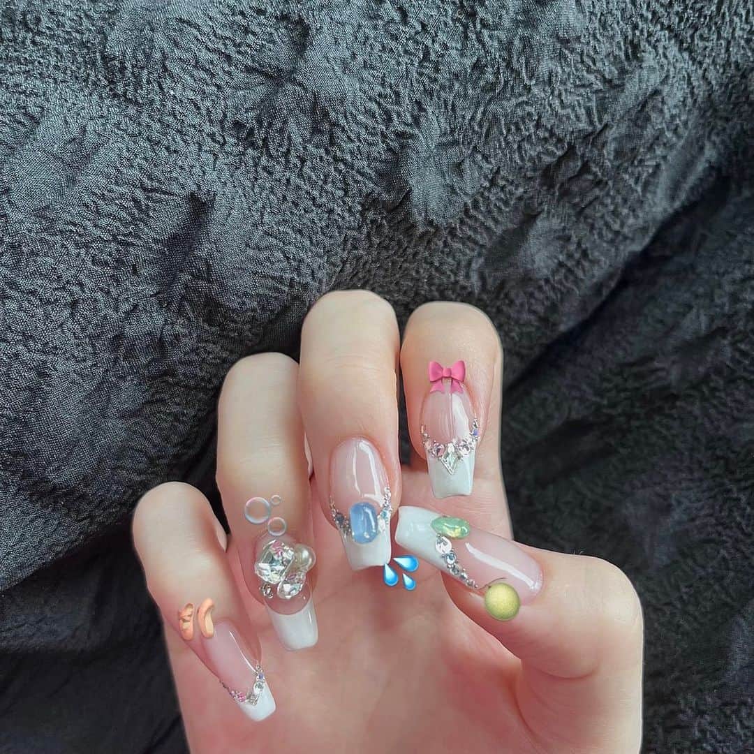せいかのインスタグラム：「New Nail🎀🤍あいこちゃん( @_nail_tsuki_ )いつも可愛いくしてくれてありがとう😭♡」