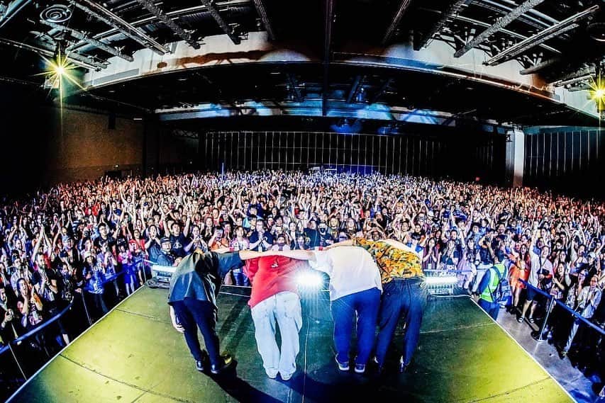 谷口鮪のインスタグラム：「カナダ、モントリオール、最高の夜だった！ 世界にこんなにもたくさんのファンが待ってるなんて。 日本のアーティストで過去最高の動員だったらしいです✊ カナダツアーやりたいっすねー！ Photo by @akaikai_69   I love the people of Canada. I will come back, I will come back to see you. It was a great concert!」