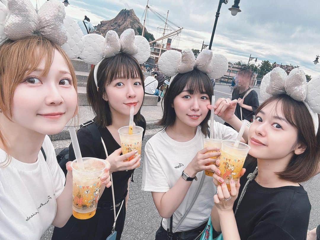 軽辺るかのインスタグラム：「とにかく笑った記憶しかない日🫶🏻 ⁡ 最高のディズニーシーでした☺︎」