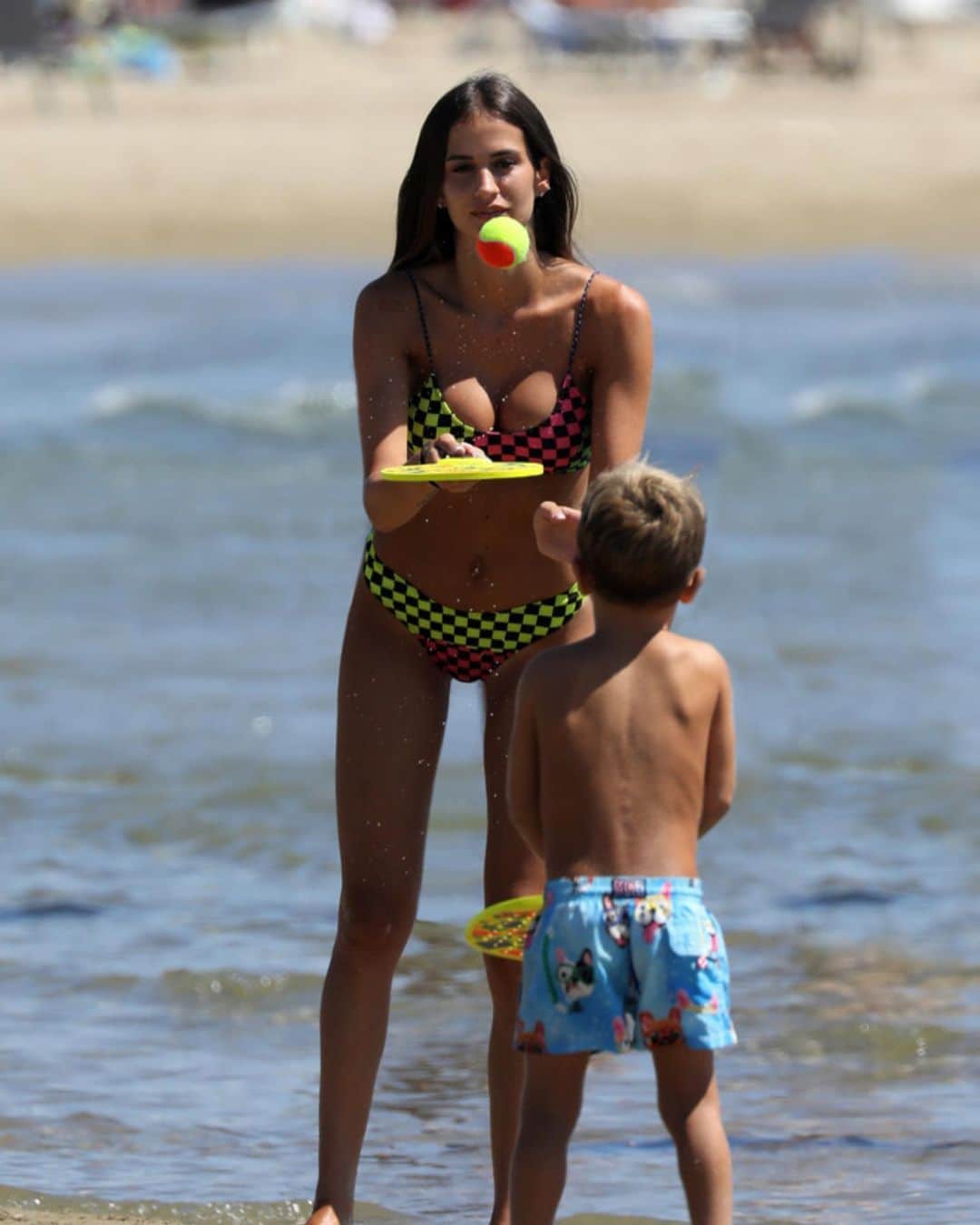 ジェシカ・メレナのインスタグラム：「🌞 🌊 👦」