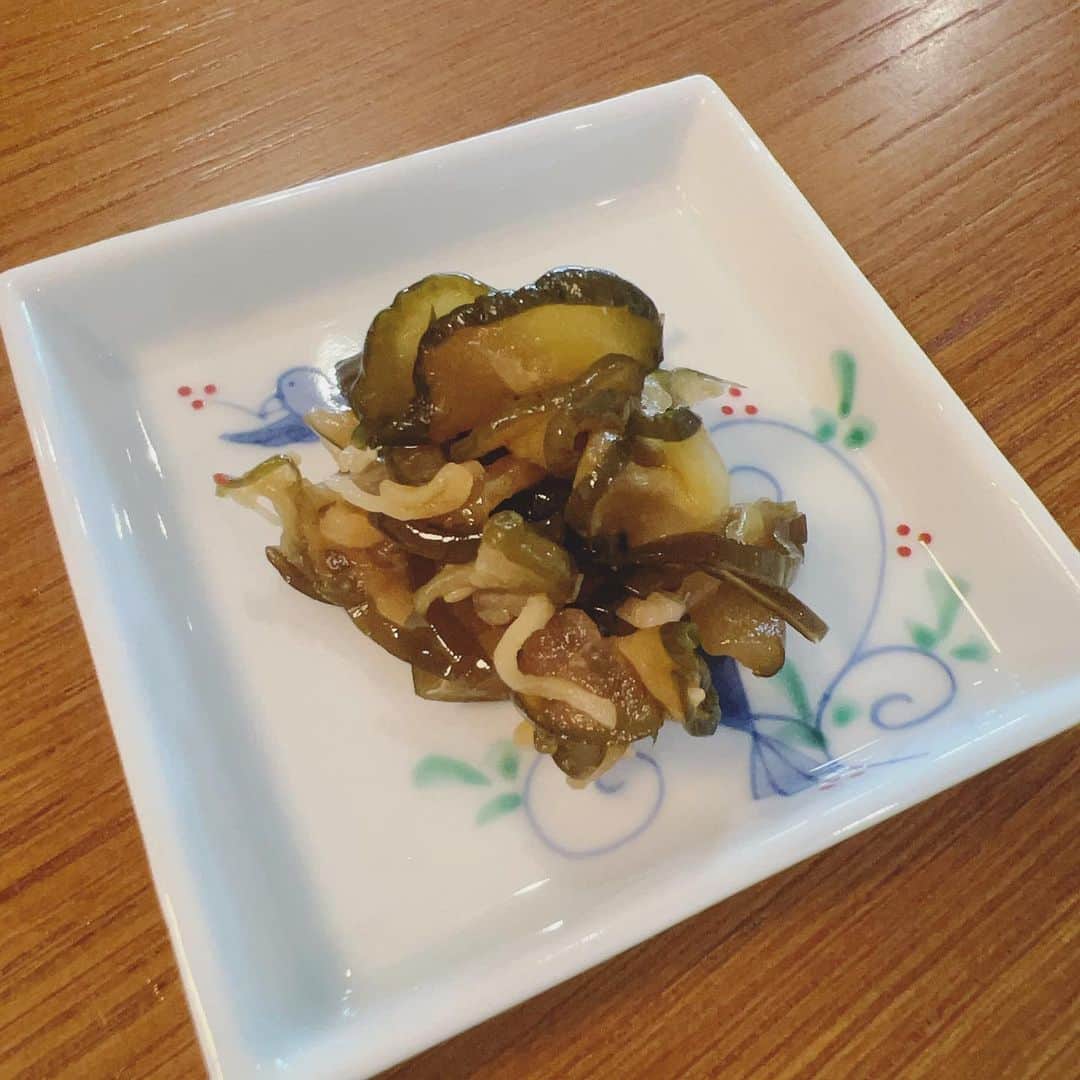 木村多江さんのインスタグラム写真 - (木村多江Instagram)「山形から  手作りの 茄子漬けや きゅうりの佃煮 しそまきなど が届き  我が家の食卓が うるおいました。  優しい時間です。  #おうちごはん   少しでも みなさん  安全な 毎日だといいな🍀」8月14日 10時28分 - taekimura_official