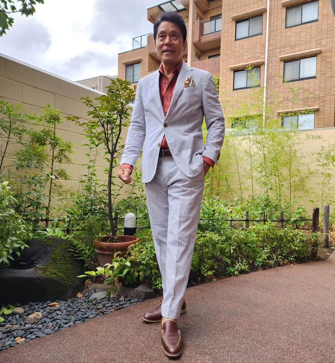 峰竜太さんのインスタグラム写真 - (峰竜太Instagram)「#sbc信越放送 ずくだせテレビ#suit #lardini #shirt #jacobcohen #shoes #paulstuart」8月14日 10時38分 - mineryuta