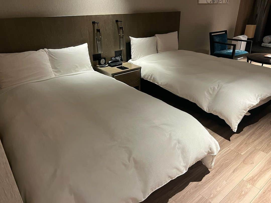 木下彩のインスタグラム：「今週もホテルハーヴェスト軽井沢様に宿泊させていただきました！  すごく綺麗な部屋で 温泉、サウナ最高でした！  家族連れの方ばっかりで ペット用客室もあるので うちの犬も連れて行きたいなぁってすごく思いました🐶  #ホテルハーヴェスト軽井沢」
