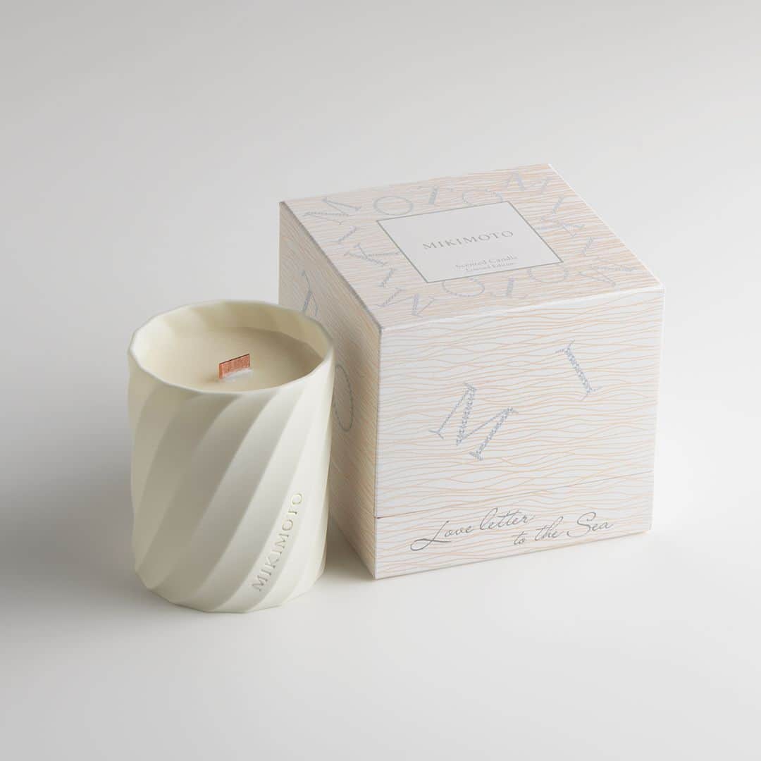 Mikimotoのインスタグラム：「In commemoration of our 130th anniversary since the world’s first invention of cultured pearls, we will be donating all proceeds of our Limited-Edition Scented Candle to the UNEP.  養殖真珠発明130周年を記念し、チャリティーキャンドルを数量限定で発売中。  #MIKIMOTO #ミキモト #ScentedCandle」