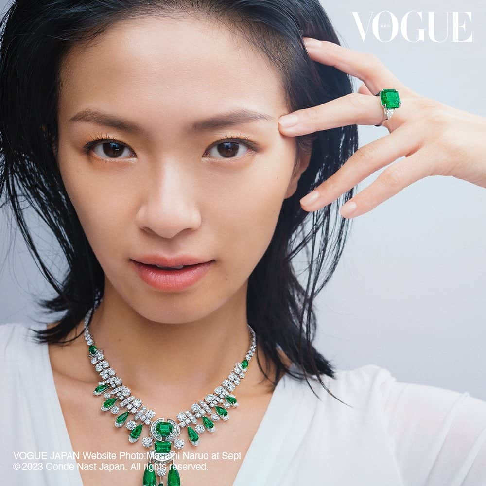 榮倉奈々のインスタグラム：「@voguejapan @graff  #voguepromotion」
