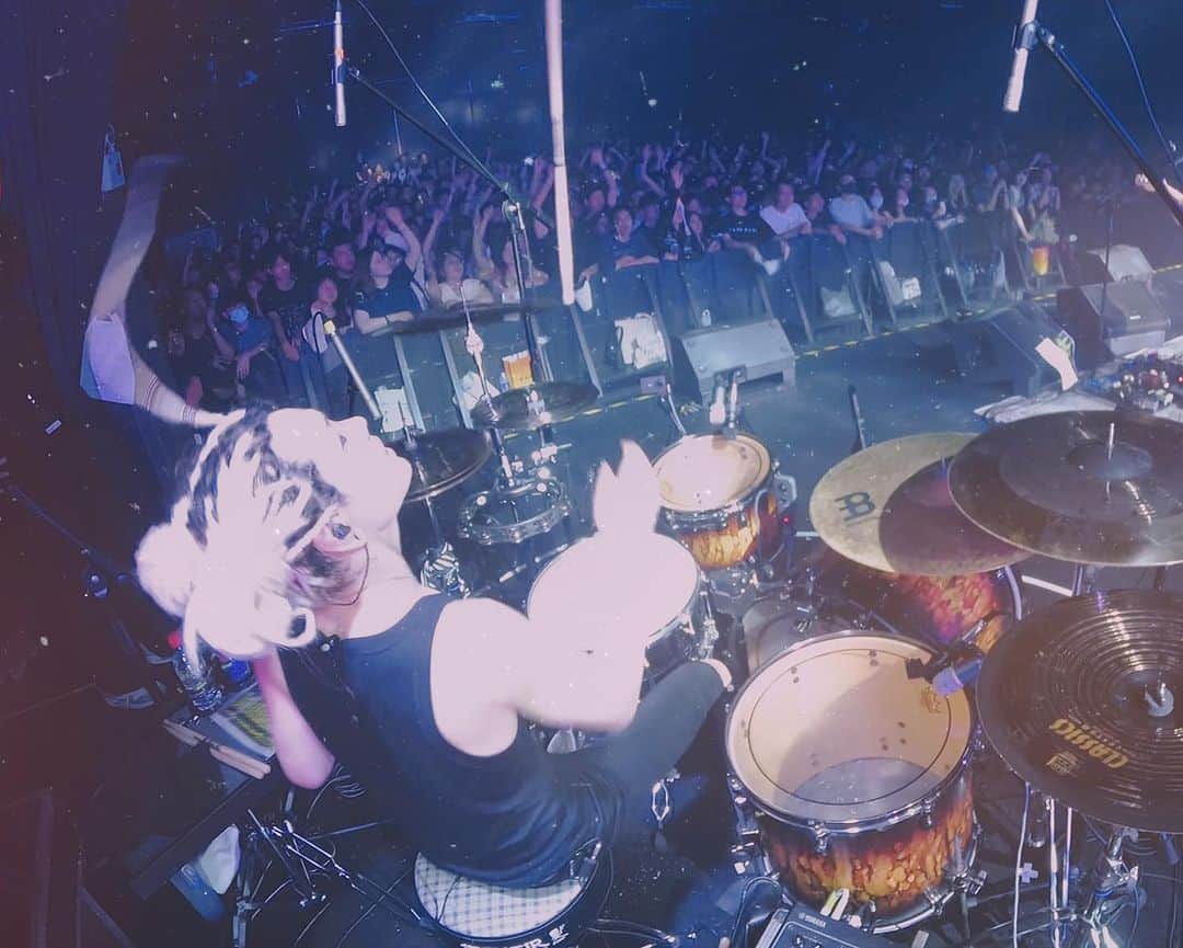 Tatsuya Amanoさんのインスタグラム写真 - (Tatsuya AmanoInstagram)「I really enjoyed spending time with you guys Shenzhen🤘 Last venue was closer to the audience so they could feel my beat more🥁🔥 ⁡ このLiveハウスは距離も近かったからよりチキチキドコドコくらっただろうなー！ 今日はラストの広州ぶっかましてきます✊ ⁡ TK from Ling tosite sigure [Tour 2023 The Second Chapter in Asia]」8月14日 12時19分 - tatsucrossfaith