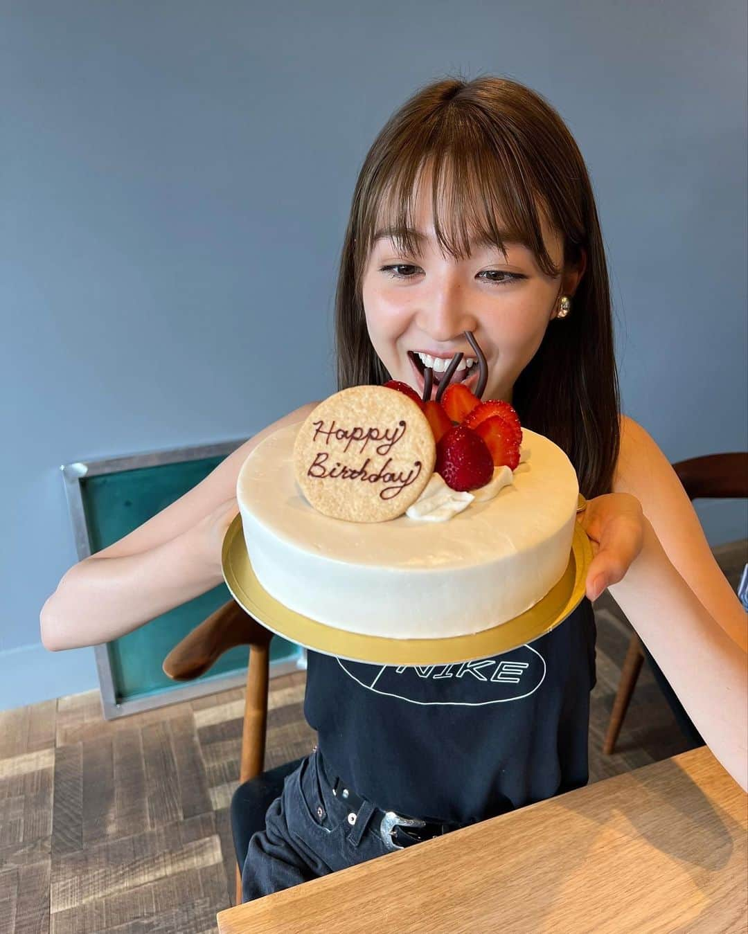 上西星来さんのインスタグラム写真 - (上西星来Instagram)「誕生日🎂 沢山のメッセージありがとうございます🙏🏻 今日だけは自分を甘やかして過ごします🫣  皆様これからもよろしくお願いします🙏🏻」8月14日 12時31分 - seira_jonishi_tpd