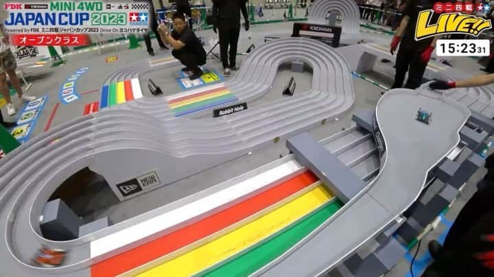 ミニ四駆のインスタグラム：「. 【ミニ四駆 ジャパンカップ2023 新潟大会‪】‬ 🏁オープンクラス優勝決定戦 火花が散るデッドヒート!!  最後までもつれた優勝争いの行方は!?  #ミニ四駆  #mini4wd  #tamiyamini4wd」