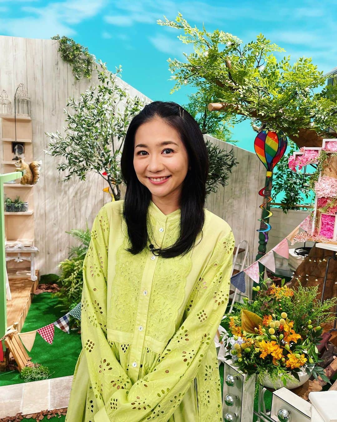 のインスタグラム：「月曜「スイッチ！」生放送でした✨ #東海テレビ @thk_switch   dress: @cachette_jp」