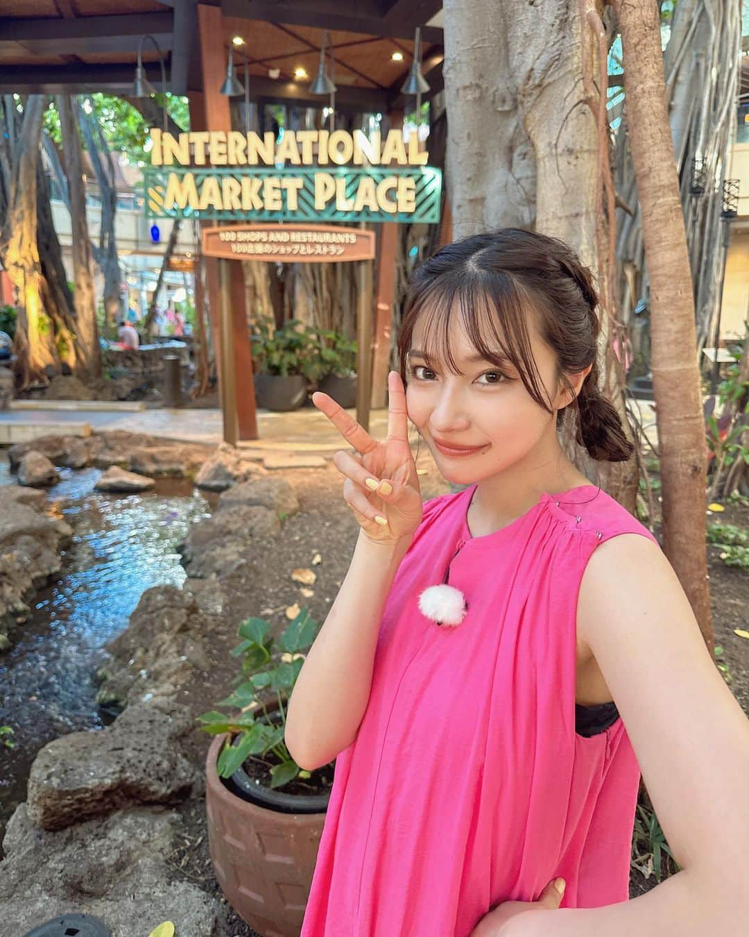 村瀬紗英さんのインスタグラム写真 - (村瀬紗英Instagram)「#dailylook  TBSラヴィット！ 《アインシュタインの夏休み in ハワイ》  初めてのラヴィット、初めての、ハワイ🏝️🌺 1秒1秒が楽しくて、面白くって、幸せロケすぎました😆✨✨  #TBS #ラヴィット #ハワイ #🤙🏻  〈株式会社テンカラット・スタッフより〉 8月15日（火）に放送予定だったTBSテレビ「ラヴィット！」のハワイ・オワフ島ロケの模様は、現在放送日を検討中とのことです。 放送日が決まり次第、お知らせします。」8月14日 12時42分 - saepiiii.m