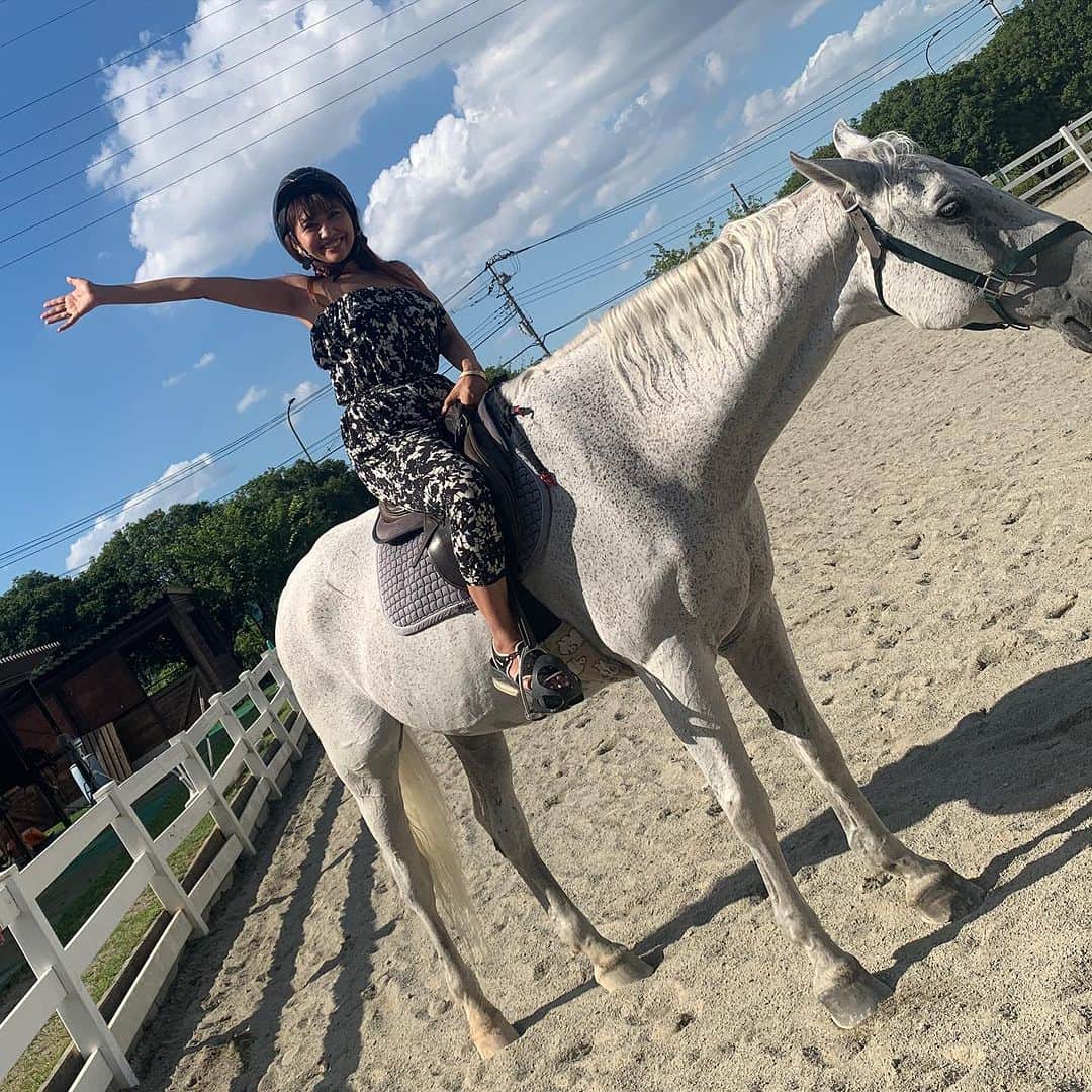 叶ここのインスタグラム：「米軍所有地の多摩ヒルズにて乗馬💕」