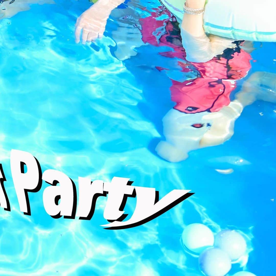 BUGVELのインスタグラム：「BUGVEL “Summer Party” Special Music Clip   https://youtu.be/qJdY-l7lSF4  BUGVEL 1st ALBUM「ID」 2023.08.09 Release   #BUGVEL #REBRA #ID #SummerParty」