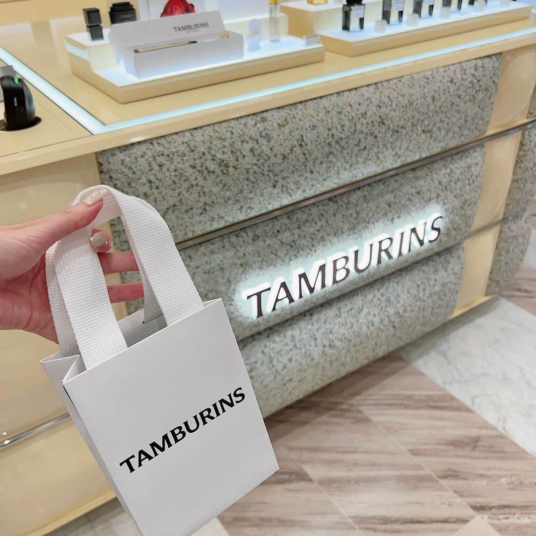 渚のインスタグラム：「.  @tamburinsofficial 🤍 ハンドクリームとパフュームバーム 可愛いしめちゃくちゃいい香り🥰  #韓国購入品 #tamburins」