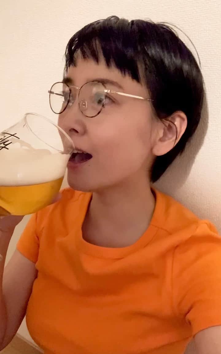 永池南津子のインスタグラム：「お疲れ様でした。 プハーとね。 #ビール #ビール好き #beerlover #beer #夏 #summer」