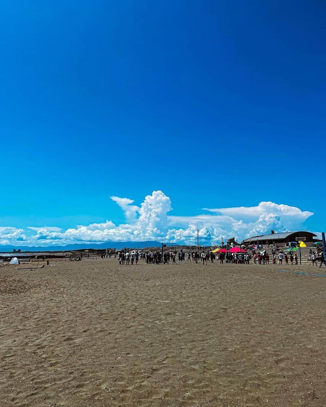 松尾光次のインスタグラム：「🌊🌴🏮🐶🗣🗻」