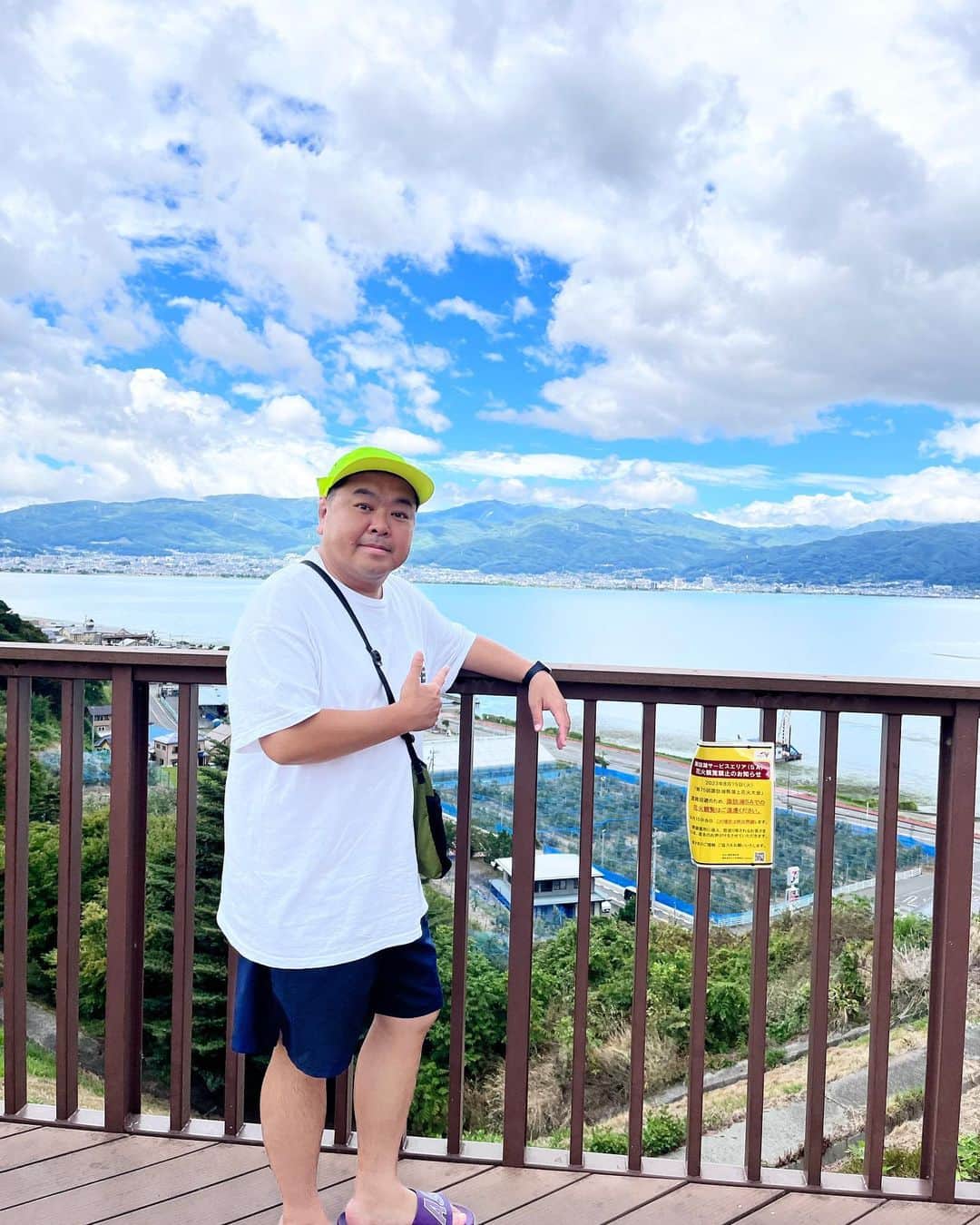 大地洋輔のインスタグラム：「仕事です！  #諏訪湖 #諏訪湖サービスエリア  #凄い景色 #よござした #長野県」