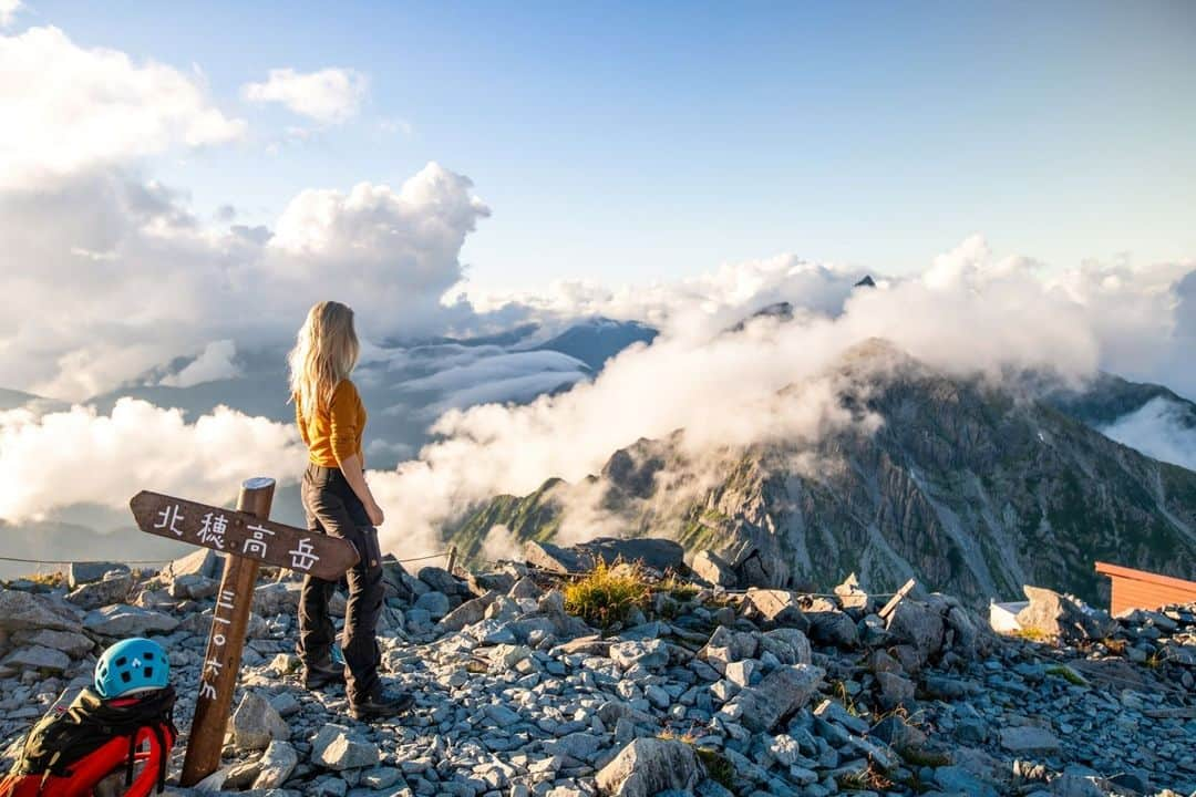 日本の国立公園さんのインスタグラム写真 - (日本の国立公園Instagram)「From adrenaline-pumping hikes to serene canoeing trips, Japan's national parks are made for adventure 🛶  Explore Japan's national parks at the link in the bio!  #Japan #Travel #Tourism #ExploreJapan #DiscoverJapan #VisitJapan #ChubusangakuNationalPark #AkanMashuNationalPark #NorthernAlps #Nagano #Kitahodakadake #MountHotakadake #Meakandake #Hokkaido #AkanMashu #MountMeakan #LakeKussharo #Kussharoko  #Hiking #Canoeing #AdventureTravel #UntouchedNature #NationalPark #NationalParksJP #日本 #国立公園」8月15日 12時00分 - nationalpark_japan