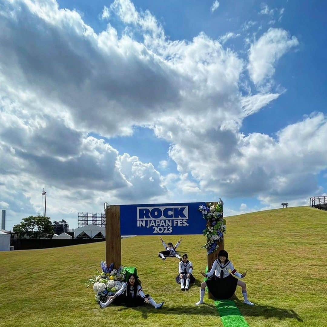 MIZYUさんのインスタグラム写真 - (MIZYUInstagram)「ROCK IN JAPAN!🌤💨5年振りにロッキンに帰ってきたゾ!  暑い&熱い&アツい  青春の群衆、ありがとう  ございました  #RIJF2023 #rockinjapan2023」8月14日 14時48分 - mizyu_leaders