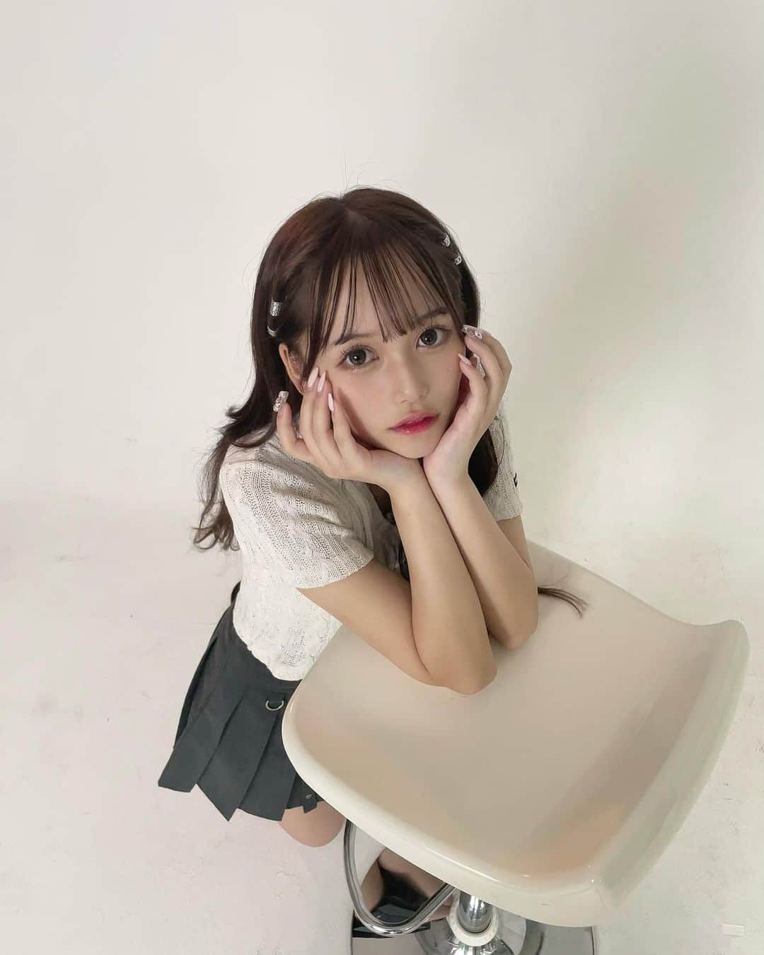 のインスタグラム：「とある撮影のオフショ〜🎀  8月27日17:00〜19:00に 都内でチェキ会があるよ〜🫶 みんな会いに来てね🥺」