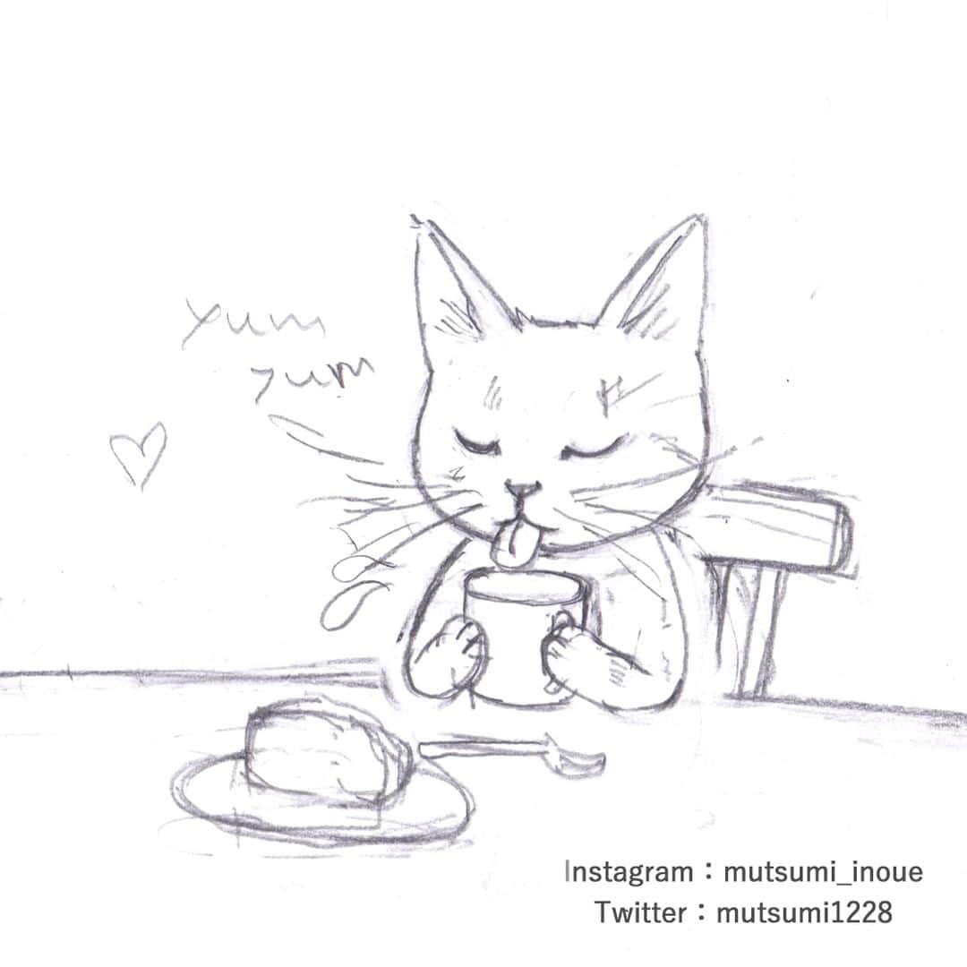 いのうえむつみのインスタグラム：「「お茶するシオちん♡」 次回作、絵本の下絵です。 ゴクゴク、じゃなくて、ペロペロにしてみた👅😊  ようやく全ページの構成が出来て、次は全部の下絵を描いていきます。 その次は色塗り、PCに取り込み、文字入れして…道のりは長い😇  お盆に実家に行った時、姉が絵本を買ってくれた友達の話をしてくれました。 「私、雨の音を聴くのが大好きで、絵本すごくよかった～♪」という趣旨の熱い長文の感想をlineで送ってきてくれたそうな（そのlineは私は見てませんが）。 わーい！うれしい♡ そんなお盆でした。  次回作もがんばります🥰  ーーーーーーーー  【😽猫さんアート・オーダー受付中⭐️】 オーダーは、プロフィール欄のリンクツリー、「アートショップ」よりお申し込みくださいませ。  (猫さん以外をご希望の方はDMからご相談下さいませ😃)  現在３サイズ扱っています。 それぞれ内容も異なりますので、詳しくはアートショップでご確認下さい。 「お気に入りのオモチャなど一緒に描いて欲しい」等、ご希望ある方はDMからお問い合わせお願いいたします。(追加料金となる場合があります)  お誕生日、うちの子記念日など、「この日に間に合うように」と言うご希望がある場合は、お早めにご依頼くださいませ💕 ２ヶ月くらい余裕を持ってオーダーいただけると嬉しいです😃  #watercolourpainting #色鉛筆 #猫 #ねこ #ネコ #cat #catart #art 水彩 #にゃんすたぐらむ　#にゃんこ #ねこすたぐらむ #保護猫　#ねこのいる生活 #ねこ部 #catstagram #instacat #meow #猫グッズ #いのうえむつみ #mutsumiinoue #illustration #猫イラスト」