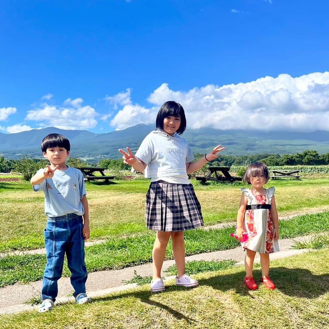 山口尚美のインスタグラム：「パパはみたろで夏定番？軽井沢の従兄弟のお家へ‼️🌳めちゃくちゃ楽しかったことが写真から伝わって来ます…💖🌈ママはうさぎ番でお留守番だったけど4日間一人身生活めちゃくちゃ楽しかったのでお互いwinwin…🤝✨ はぎわら家の皆様、いつも沢山良くしてくれて本当にありがとう😭❣️❣️❣️❣️✨」