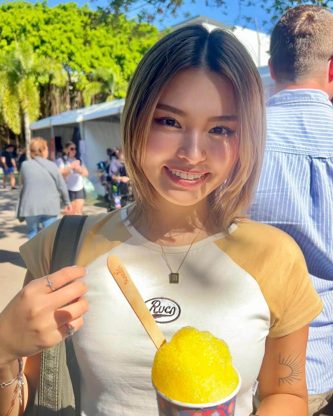 りおなのインスタグラム：「. Recently 💛 . . . #お盆  #cairns」