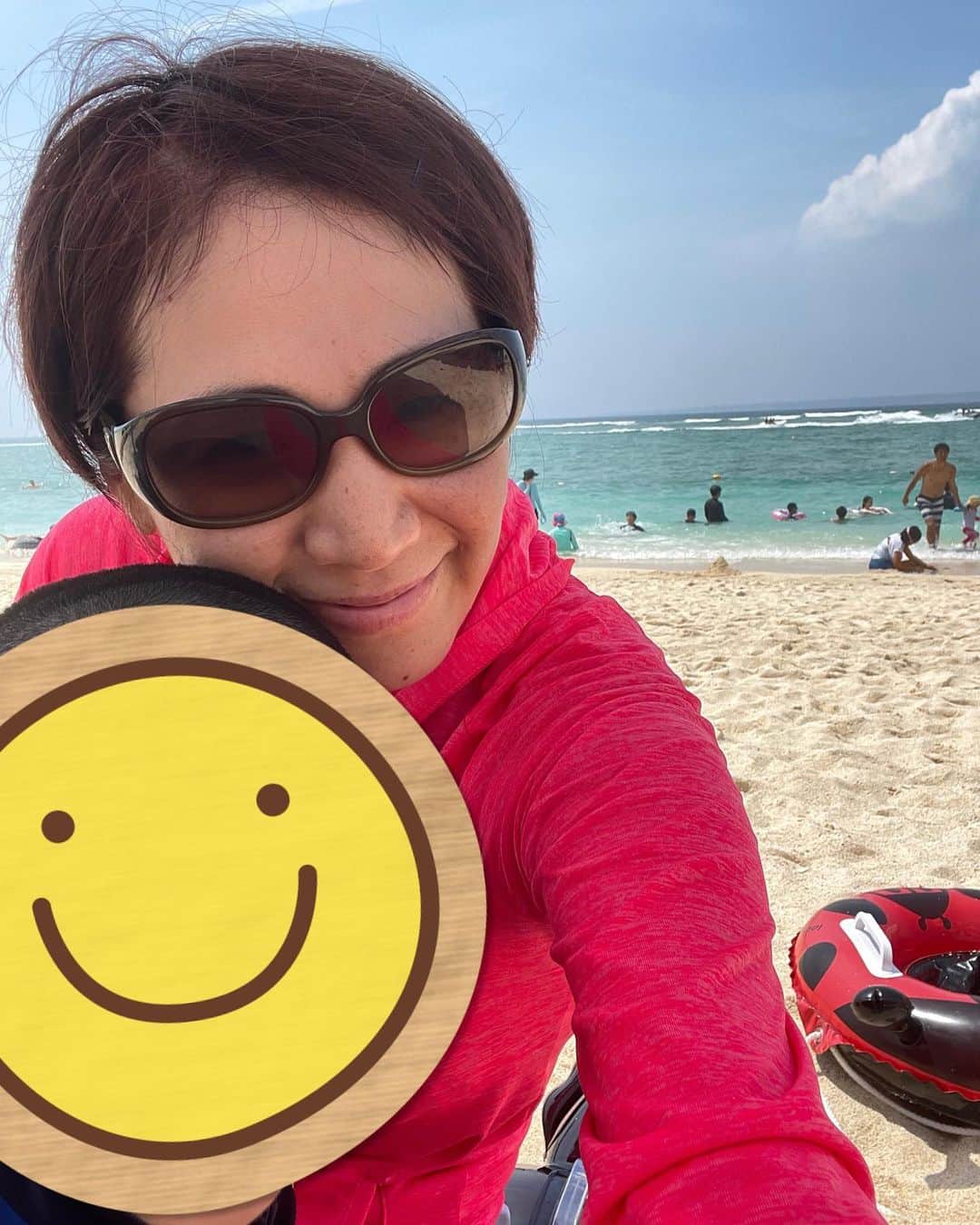 高橋みゆきのインスタグラム：「4年ぶりに沖縄🏖️台風で🌀リスケしたけど…無事天気も良く☀️遊びまくりました…心坊が😄前に来た時は1歳頃今回の事覚えててくれるかなぁ✈️今回は弟のお家にお泊まり🏠竹千代にも会えたし🐕楽しめました🍍 #沖縄 #4年ぶり #台風で次週🌀 #一日中遊んだ #竹千代 #最後ムカデに刺された」