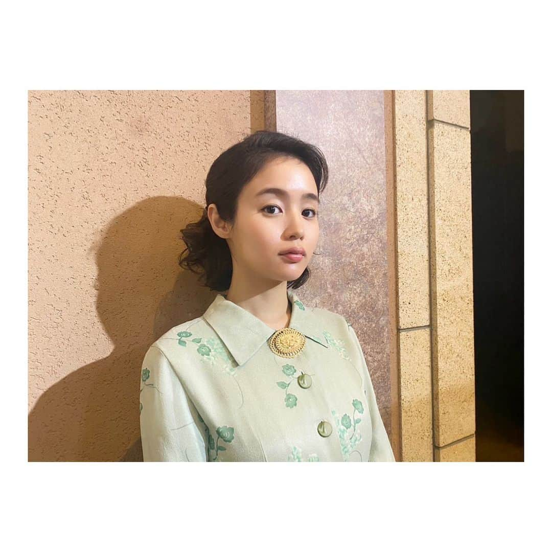 藤原さくらさんのインスタグラム写真 - (藤原さくらInstagram)「本日、8/14 夜10時〜 NHKスペシャル 「アナウンサーたちの戦争」放送です  私は、戦時中の女性アナウンサー 赤沼ツヤさんを演じさせていただきました  終戦記念日を前に、 今の時代にも通ずるメッセージが込められた作品です  是非  #アナウンサーたちの戦争」8月14日 15時50分 - mammothsakura