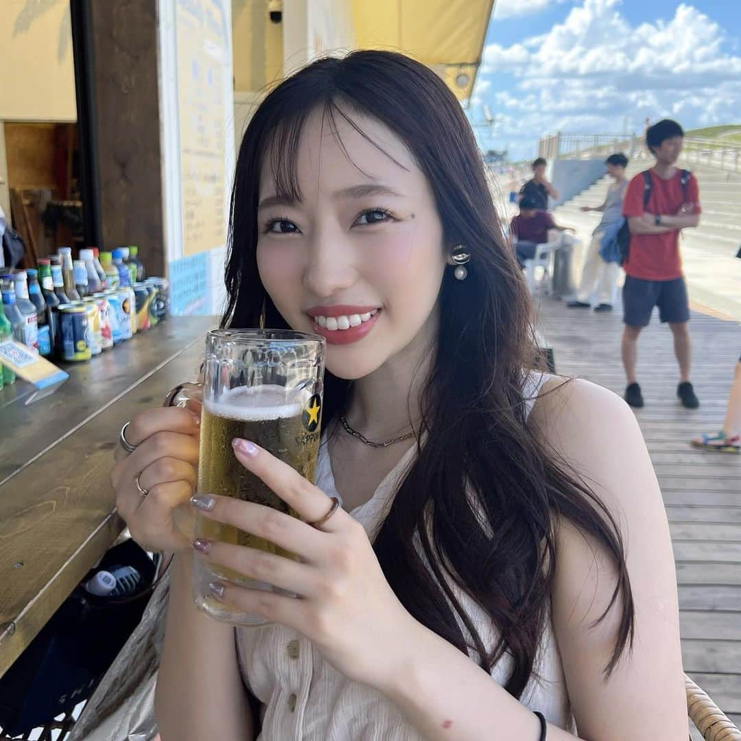 菅真鈴さんのインスタグラム写真 - (菅真鈴Instagram)「⁡ . ⁡ さっ夏はビールで決まりだよね🍺♡ 飲みすぎないように気をつけようね？笑😂 ⁡ #ビール」8月14日 16時00分 - marin.21s