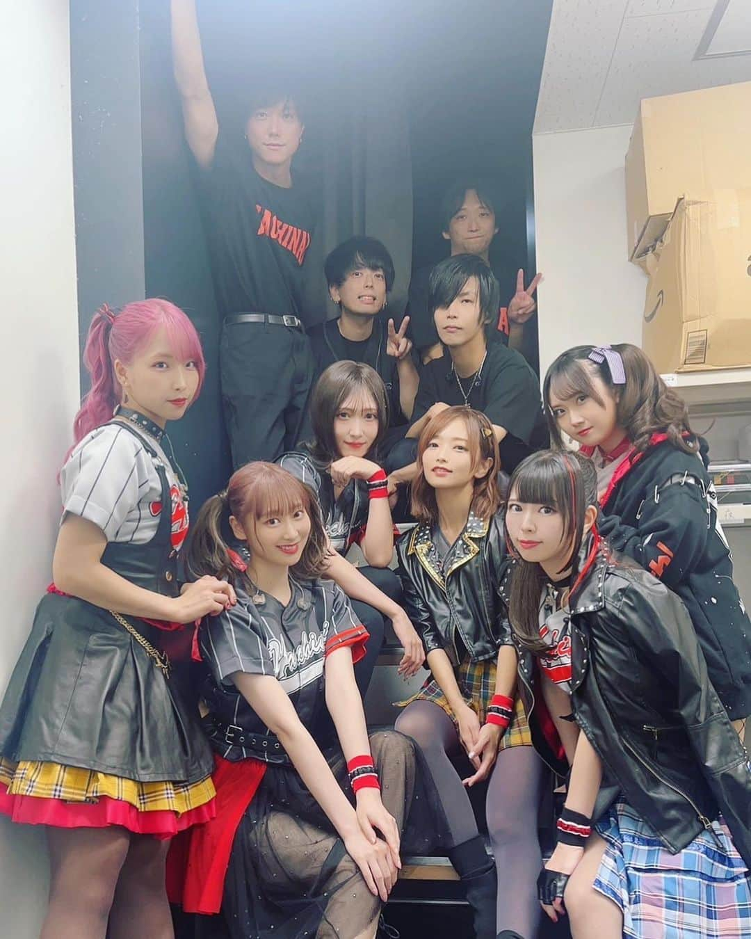 朝日奈丸佳さんのインスタグラム写真 - (朝日奈丸佳Instagram)「『ハチサマ Clutch！ROCK LIVE in 横浜』 ご来場ありがとうございました！  バンドメンバーのみなさま🎸 Gu. YOSHIHIROさん Ba. 目黒郁也さん Key. 山口たこさん Dr. SHiNさん  KOKORi🧡🩵 逢坂ここ 役  #高木美佑 ちゃん 椎名ゆかり 役  #船戸ゆりえ ちゃん  Clutch！⚡️❤️‍🔥 本庄千景 役  #朝日奈 丸佳 岩城良美 役  #山下七海 ちゃん 九十九伽奈 役  #白石晴香 ちゃん  阿佐田あおい 役  #立花理香 さん 倉敷舞子 役  #佐伯伊織 ちゃん 塚原雫 役  #芝崎典子 ちゃん  ご紹介でした〜！素晴らしいメンバー！ 感想はまた別の投稿で！   #八月のシンデレラナイン   #声優  #生バンド  #1000club  #LIVE」8月14日 16時06分 - madoka_maru_hina