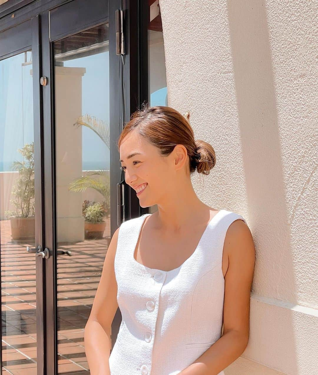 夏美さんのインスタグラム写真 - (夏美Instagram)「やっと晴れの日が戻ってきた沖縄です ＊ コメントくださっていた方の通り スーパーの野菜コーナーは まだまだガラガラ フレッシュな野菜が恋しいこの頃 ＊ でも元気にやっております 心配のコメントやDMくださったみなさま ありがとうございます ＊ 本州もどうか影響ありませんように🙏」8月14日 16時31分 - natsumisaito333