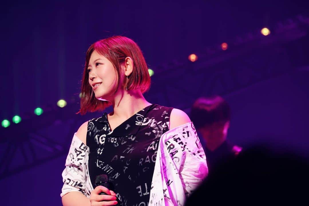 絢香のインスタグラム：「Funtale Tour 2023 福岡公演 幸せな時間でした❤️  「おかえり〜」の声が嬉しかったな🥹  この日がラストのタイキメン 🥁 @taiki_men_  お疲れ様でした！ ありがとう！👏  @kei_kawano  @shuta_nishida  @ochi_the_funk   #Funtale  #tour #福岡」