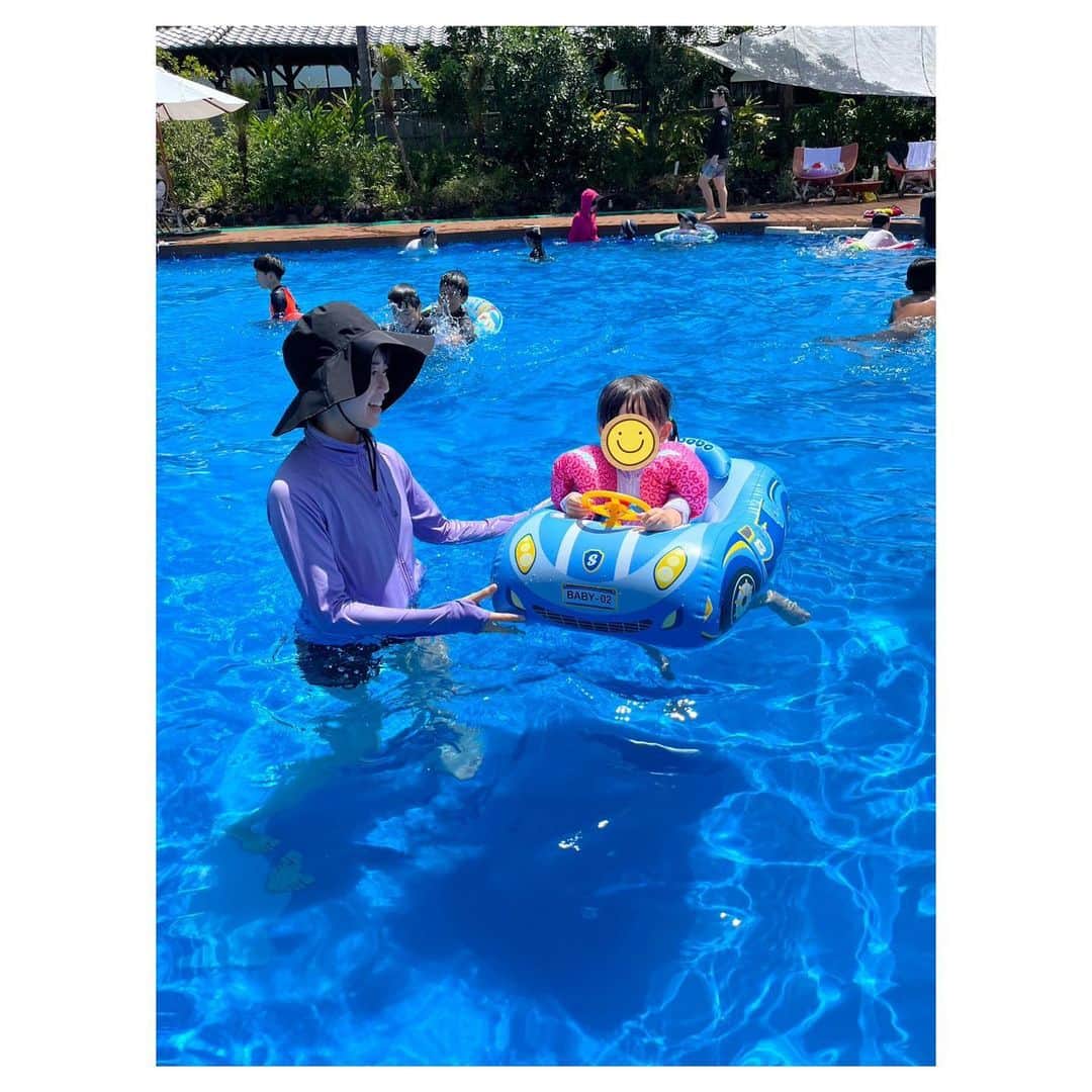 のインスタグラム：「・ ・  子供と初めてのプール。  初めての花火。  たくさん遊んだ！クッタクタだけどどれも良き思い出。  #夏休みの思い出 #宮崎旅行」