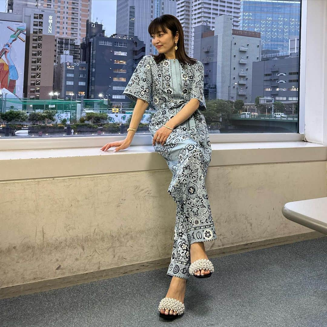 矢田亜希子さんのインスタグラム写真 - (矢田亜希子Instagram)「テレビ東京『内村のツボる動画』 8月15日18:25〜  ジャンプスーツ @toryburch シューズ @sergiorossi ジュエリー @buccellatimilan  #内村のツボる動画 #テレビ東京#ブチェラッティ#ジュエリー#ツボ#可愛い〜😍💎」8月14日 16時39分 - akiko_yada